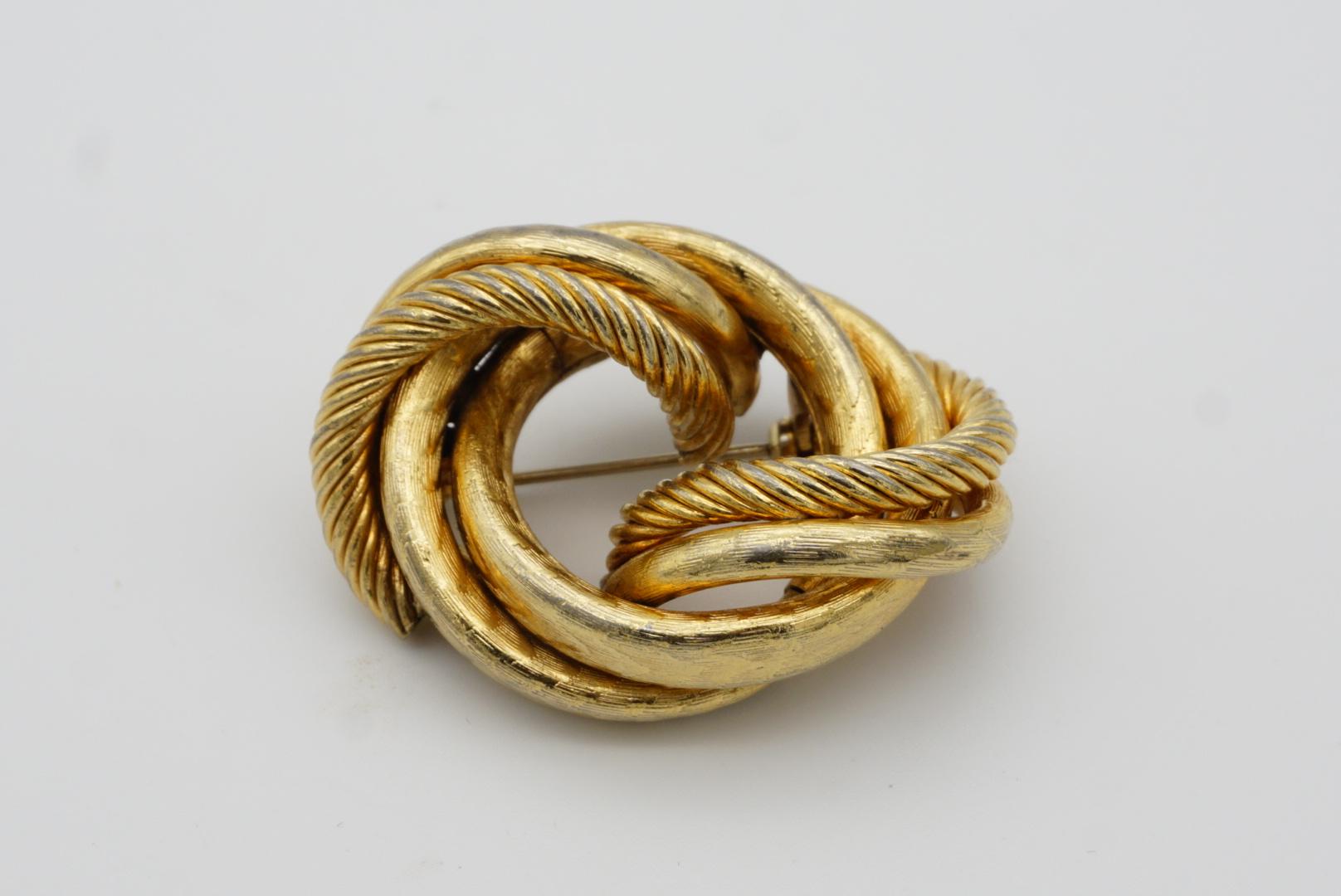 Women's or Men's Christian Dior GROSSE 1964 Vintage Chunky Wave Rope Twist Knot Oval Gold Brooch 
