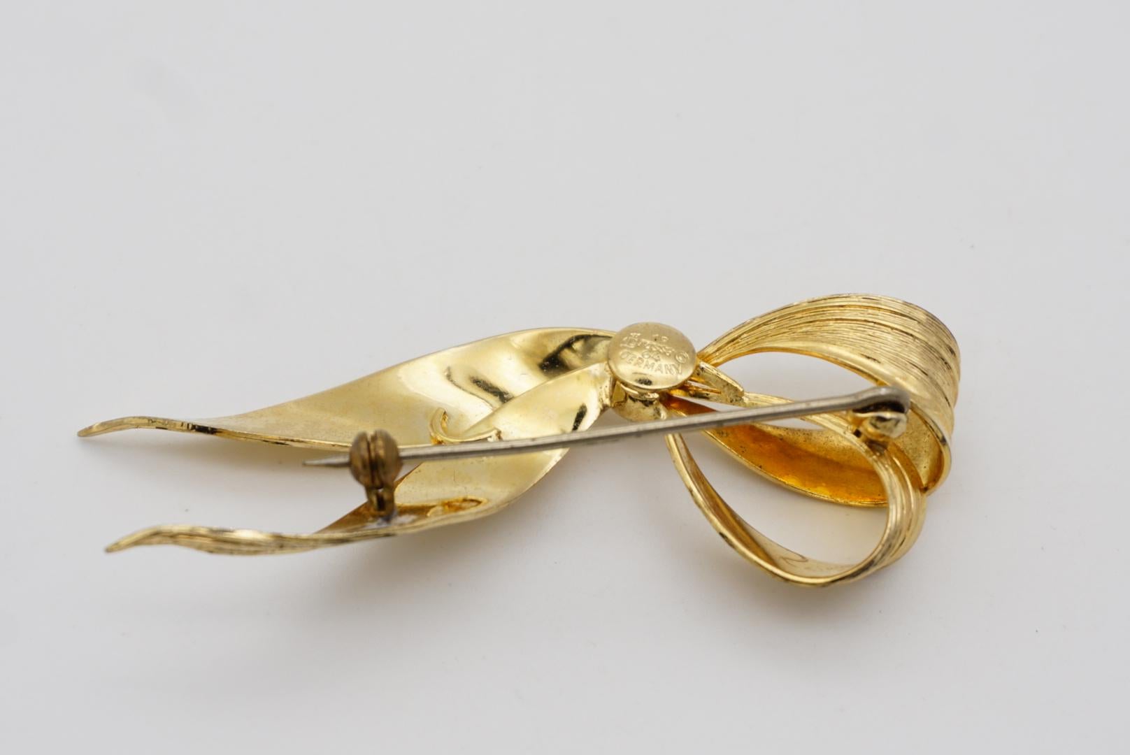 Christian Dior GROSSE 1964 Vintage Double Wavy Long Knot Bow Ribbon Gold Brooch For Sale 4
