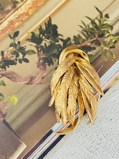 Christian Dior GROSSE 1964 Vintage Interlocked Swirl Curled Feather Leaf Brooch