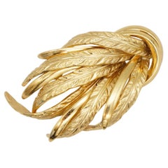 Christian Dior GROSSE 1964 Vintage Interlocked Swirl Curled Feather Leaf Brooch