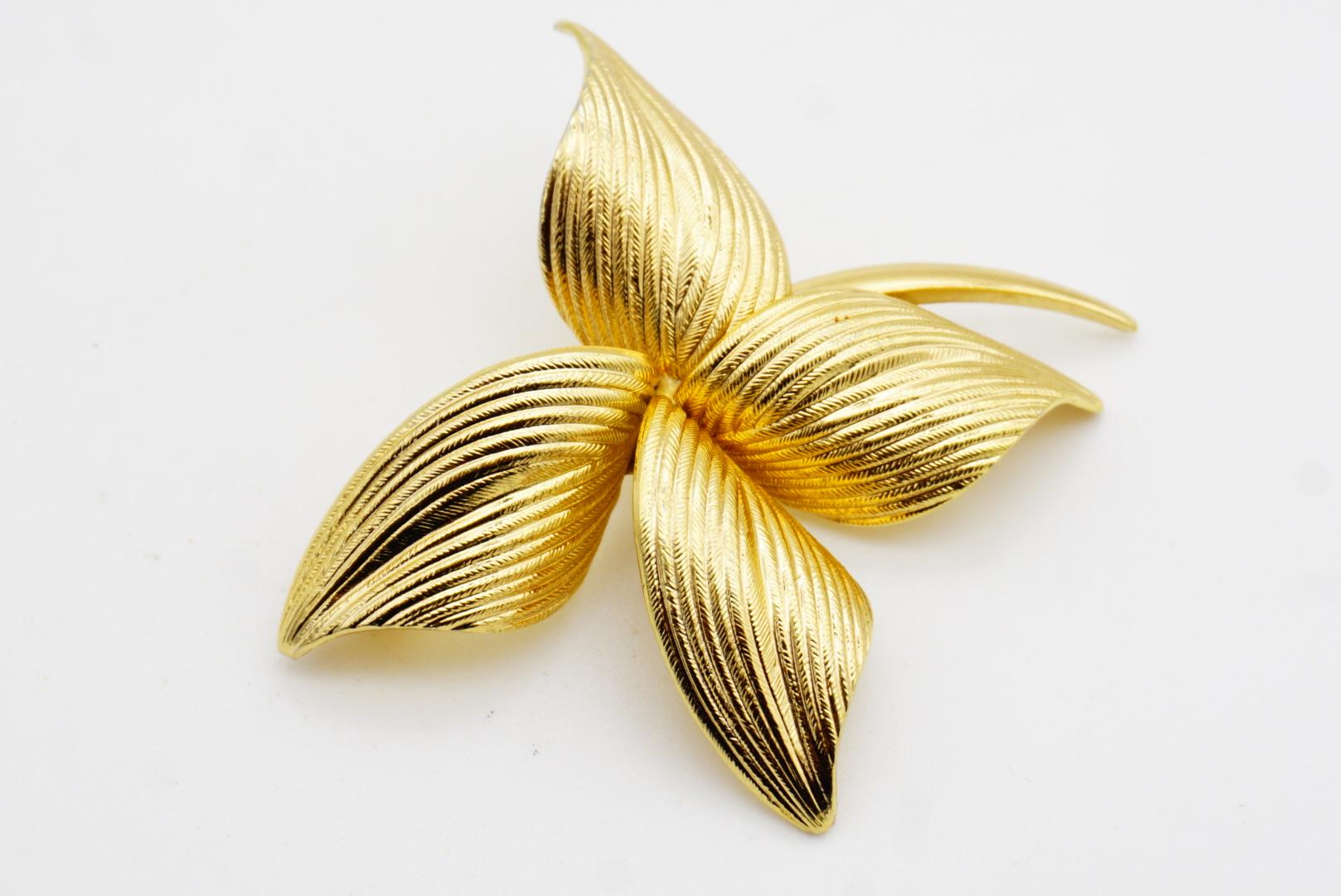 Christian Dior GROSSE 1964 Vintage Textured Four Curled Swirl Wavy Leaf Brooch For Sale 5
