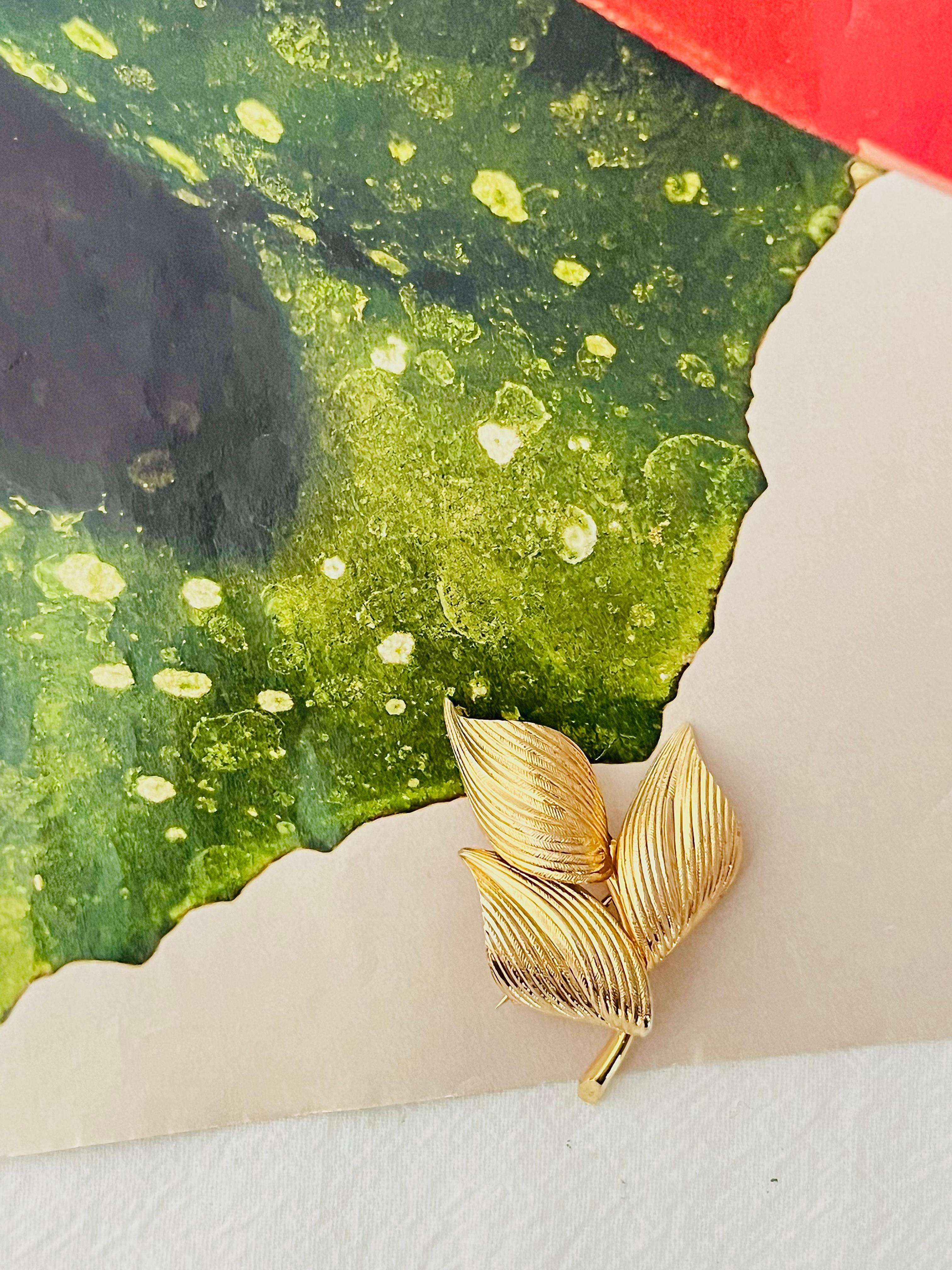 Christian Dior GROSSE 1964 Vintage Textured Trio Wavy Swirl Curled Leaf Brooch In Good Condition For Sale In Wokingham, England