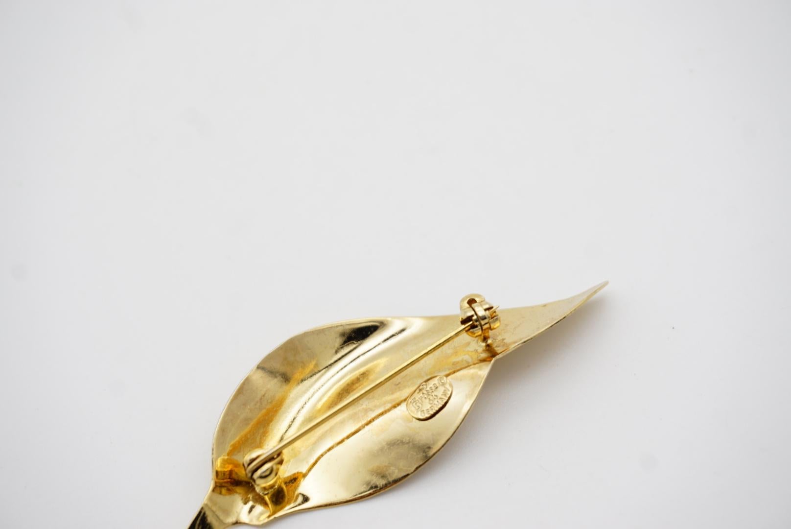 Christian Dior GROSSE 1964 Vintage Vivid Wavy Leaf Pearl Exquisite Gold Brooch For Sale 7