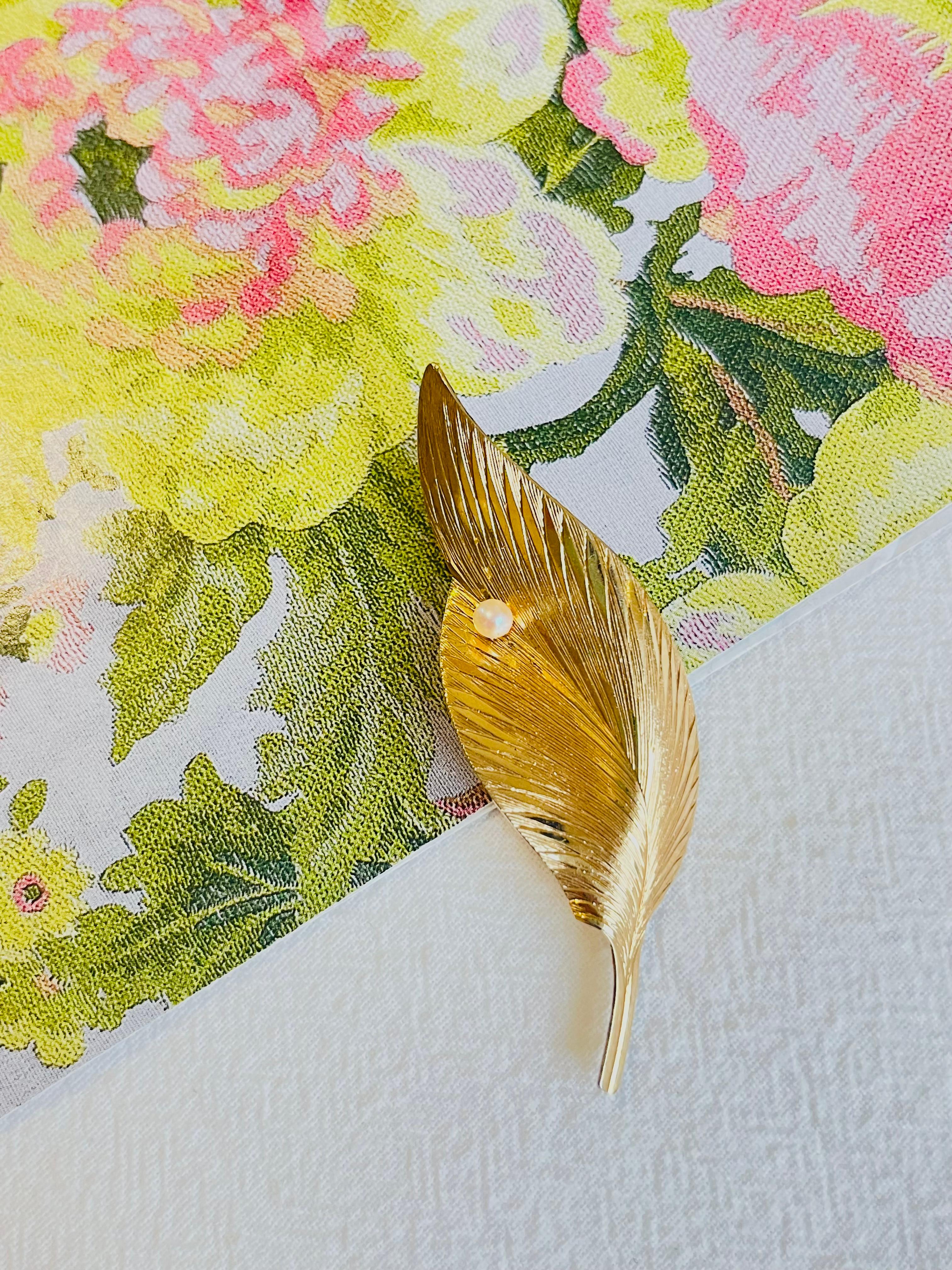 Early Victorian Christian Dior GROSSE 1964 Vintage Vivid Wavy Leaf Pearl Exquisite Gold Brooch For Sale