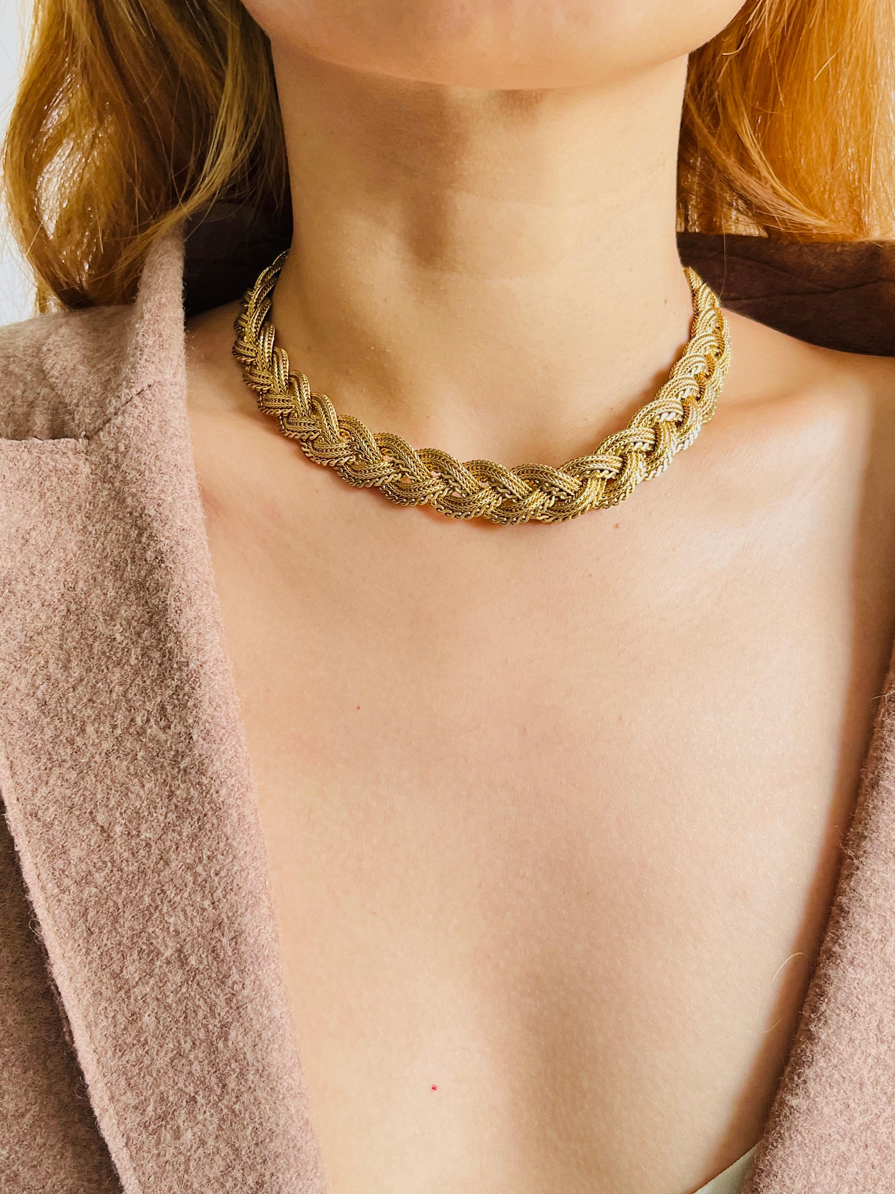 Christian Dior GROSSE 1965 Collana con nodo intrecciato e rete intrecciata in vendita 1