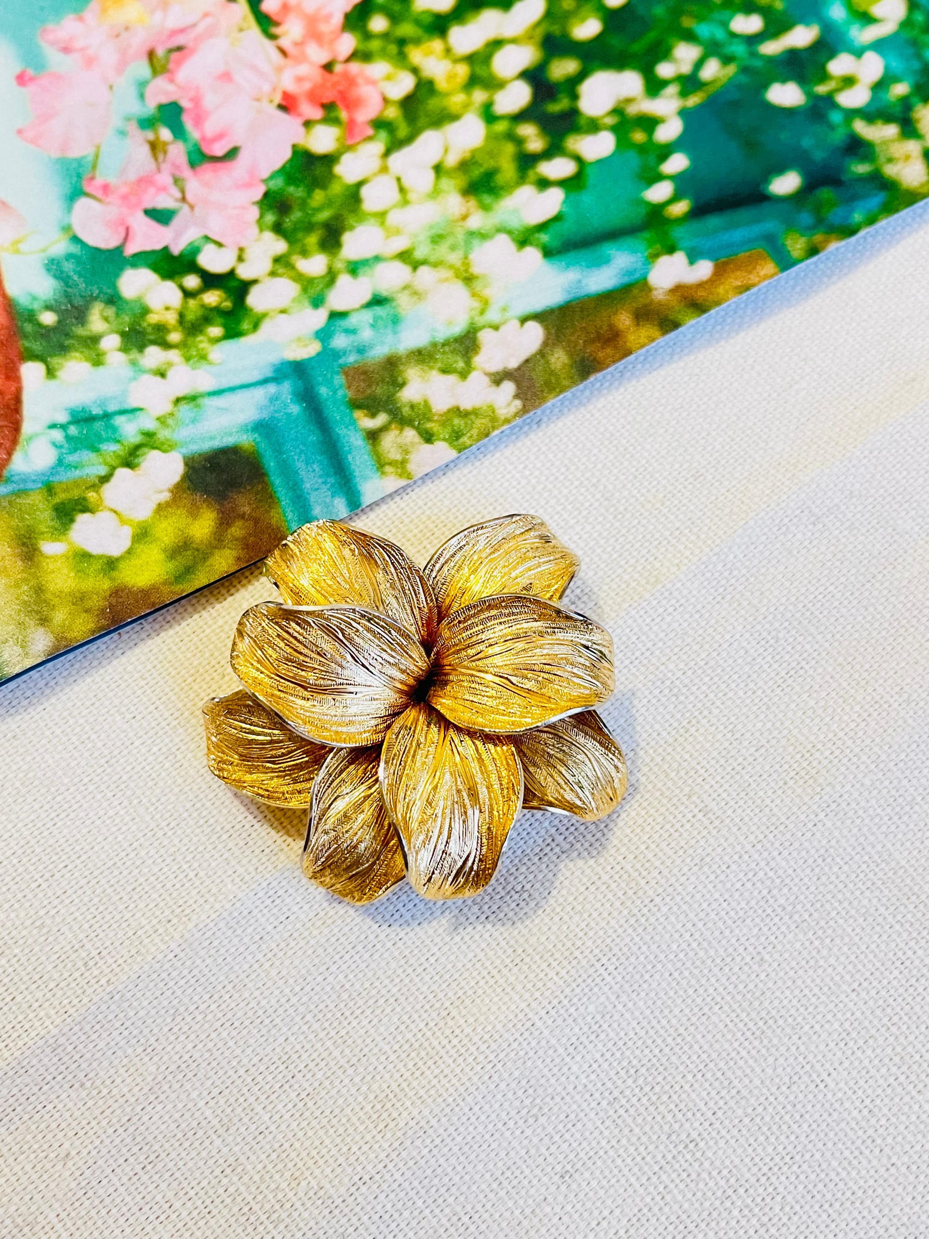 Christian Dior GROSSE 1965 Große Vivid Flourish Double Layer Flower Leaf Brosche für Damen oder Herren