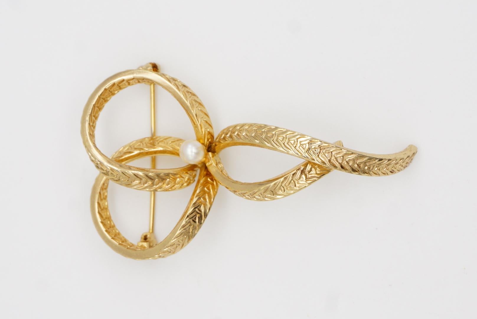 Christian Dior GROSSE 1965 Lange weiße Perlen-Knotenbrosche mit Schmetterlingsband-Brosche im Angebot 5