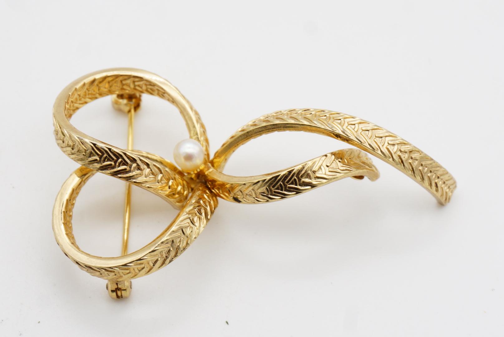 Christian Dior GROSSE 1965 Lange weiße Perlen-Knotenbrosche mit Schmetterlingsband-Brosche im Angebot 7