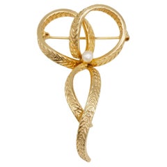 Christian Dior GROSSE 1965 Long White Pearl Knot Bow Butterfly Ribbon Brooch