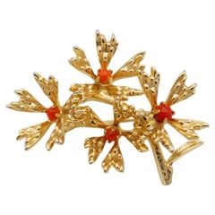 Christian Dior GROSSE 1965, broche fleur en or, perles, corail orange et perles