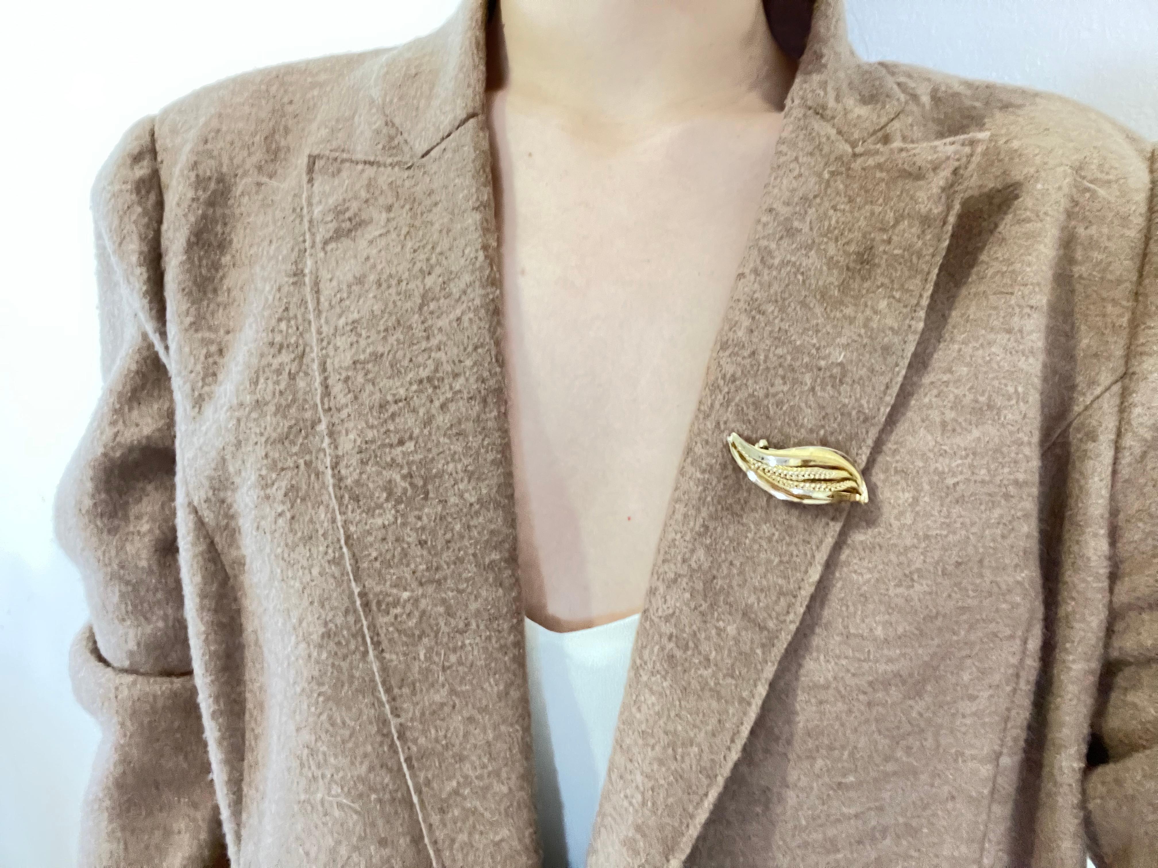 Christian Dior GROSSE 1965 Vintage Curled Swirl Rope Modernist Leaf Gold Brooch 1