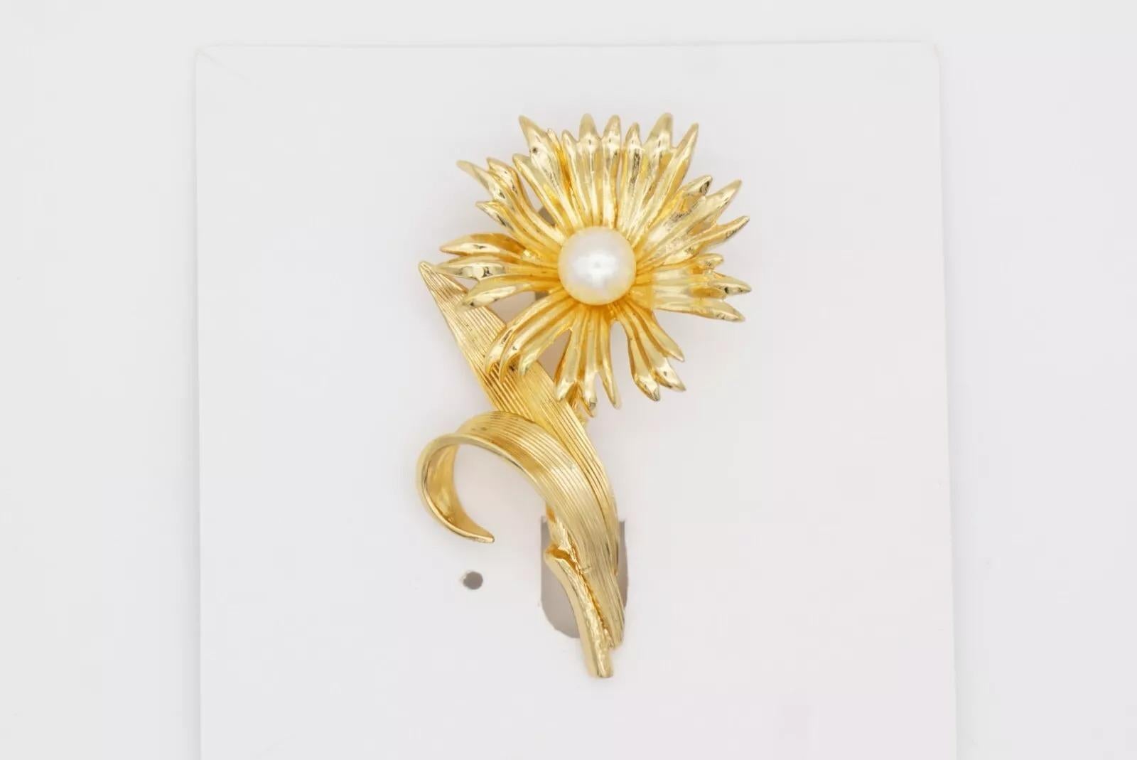 Christian Dior GROSSE 1965 Vintage Flourish Sunflower Leaf White Pearl Brooch 8