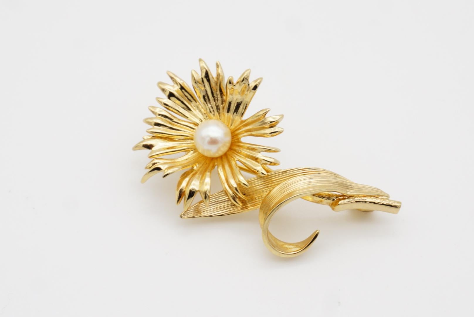 Christian Dior GROSSE 1965 Vintage Flourish Sunflower Leaf White Pearl Brooch 4