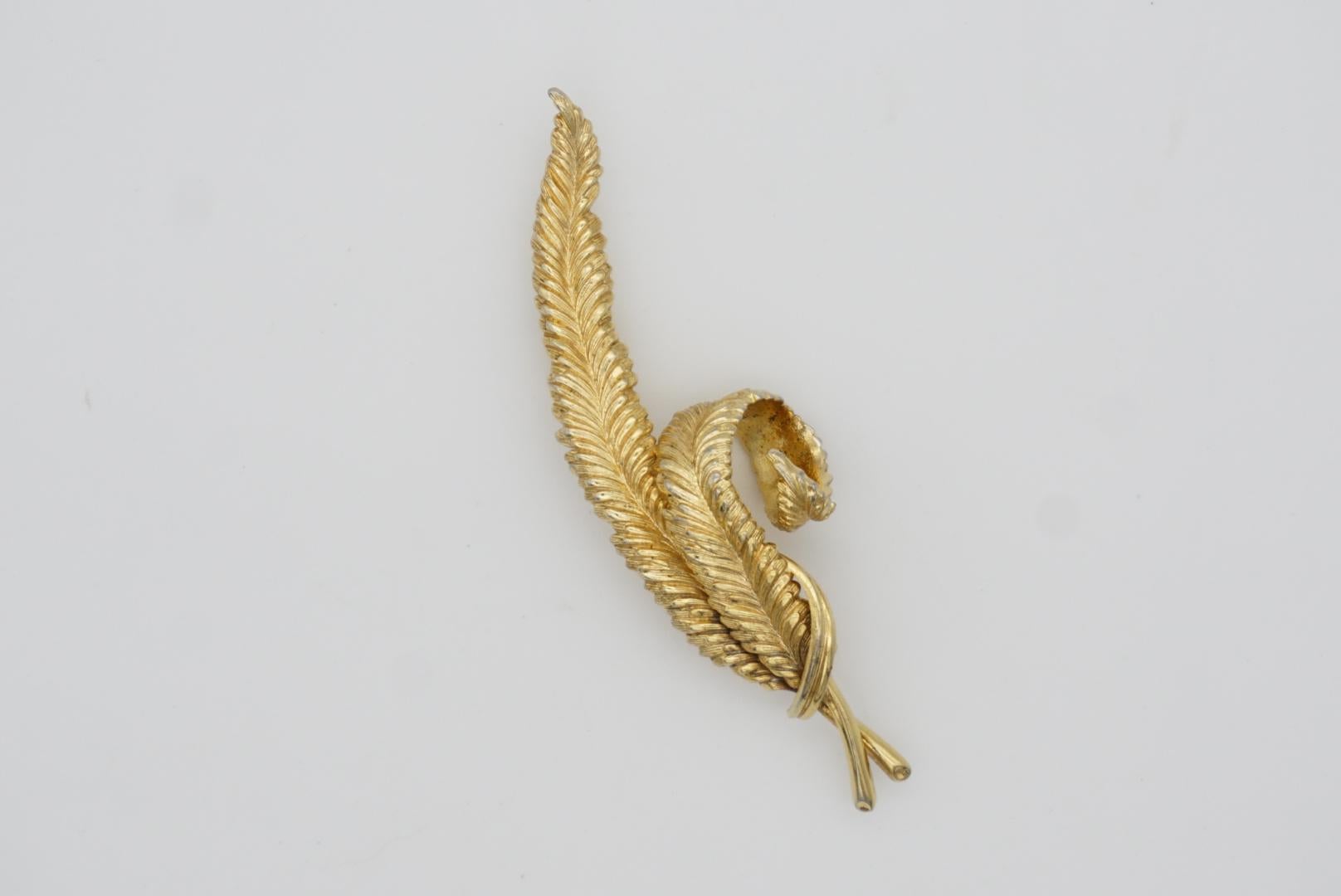 Christian Dior GROSSE 1965 Vintage Long Curled Wave Swirl Leaf Reed Gold Brooch For Sale 1