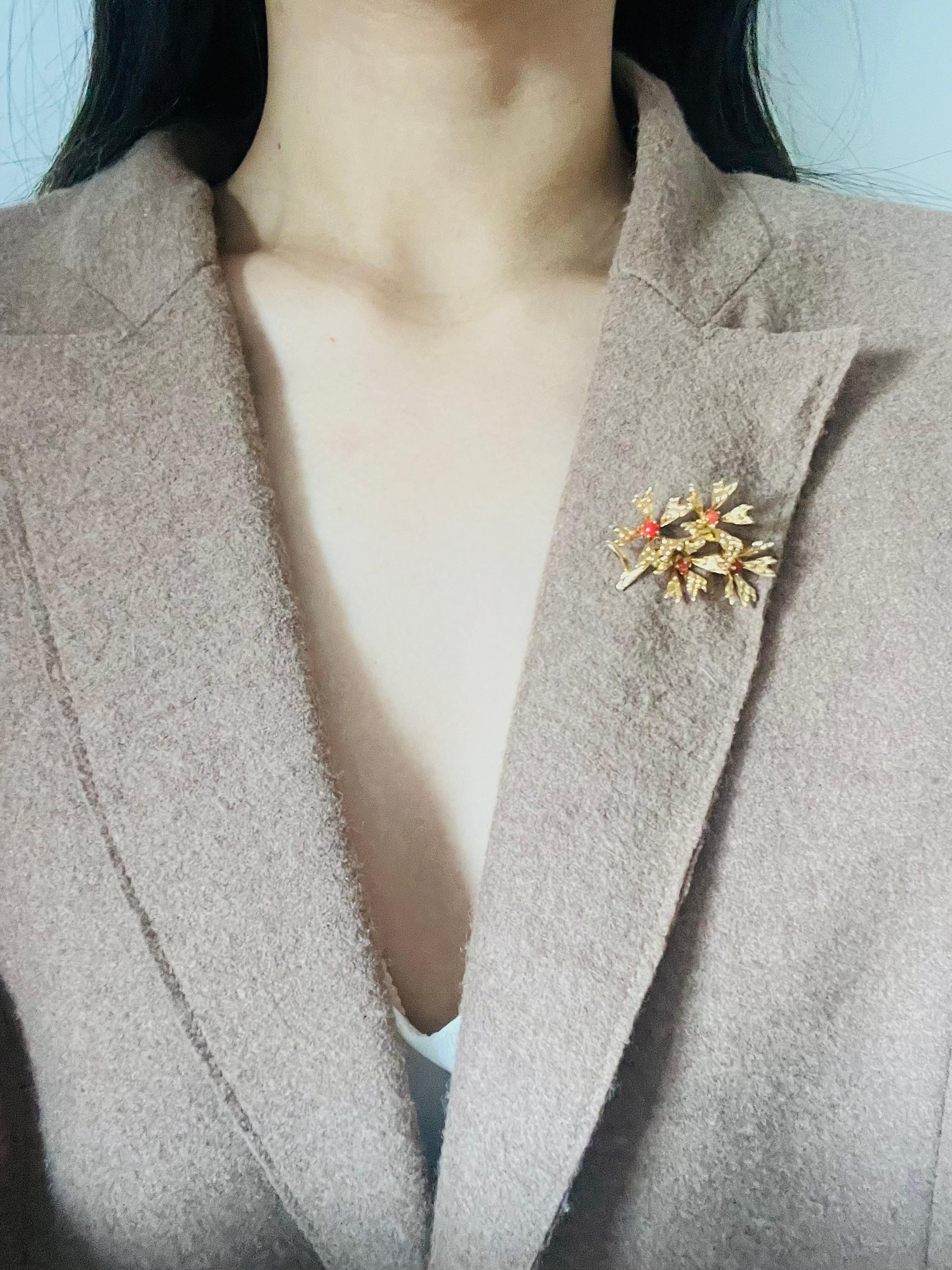 Women's or Men's Christian Dior GROSSE 1965 Vintage Orange Stone Cluster Flower Bouquet Brooch