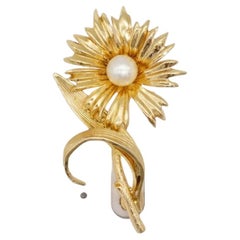 Christian Dior GROSSE 1965 Vintage Sunflower White Pearl Daisy Leaf Gold Brooch