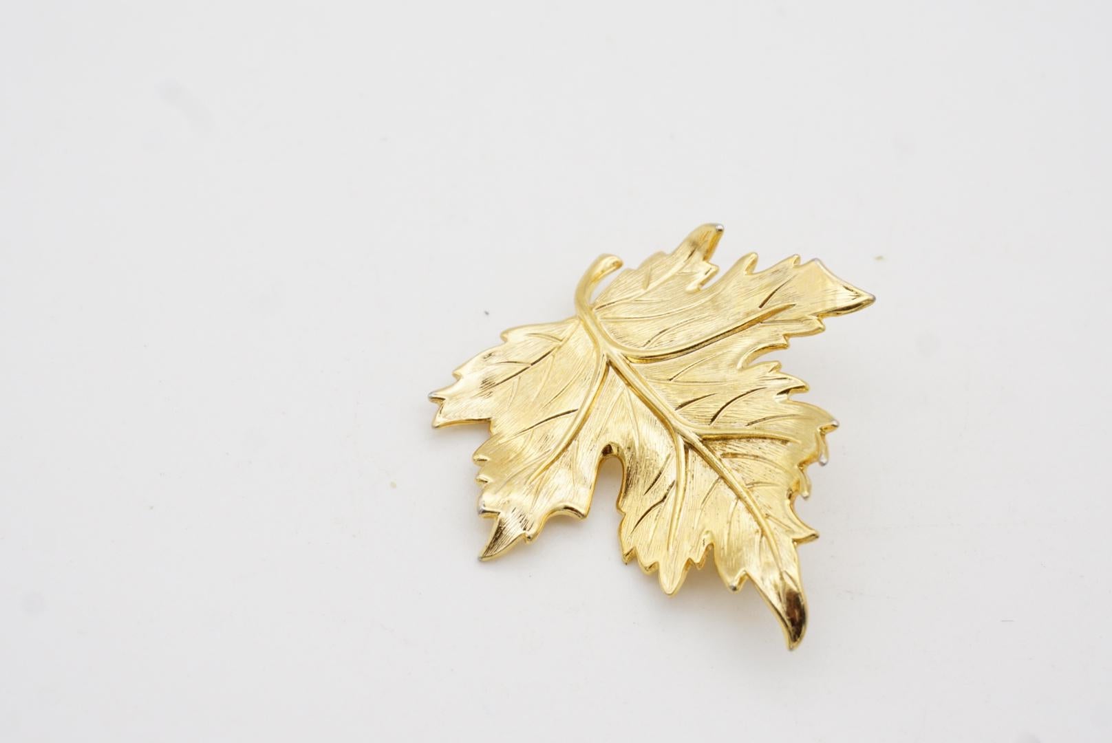 Christian Dior GROSSE 1965 Vintage Textured Wavy Swirl Maple Leaf Gold Brooch 2