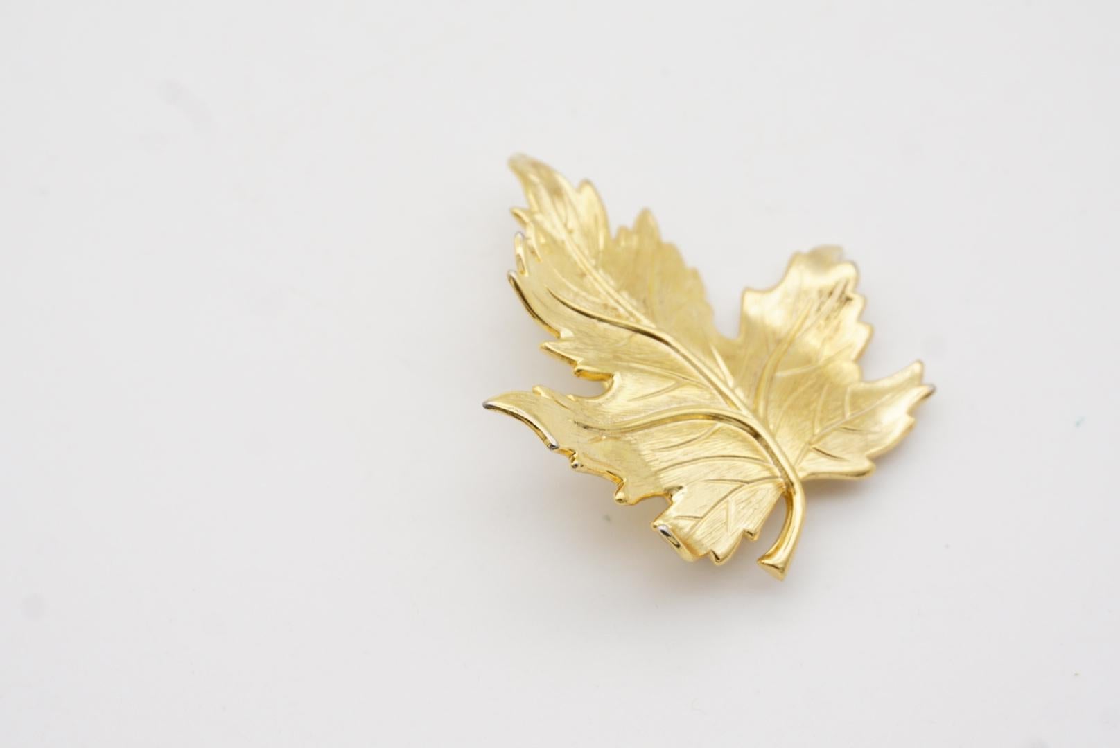Christian Dior GROSSE 1965 Vintage Textured Wavy Swirl Maple Leaf Gold Brooch 3