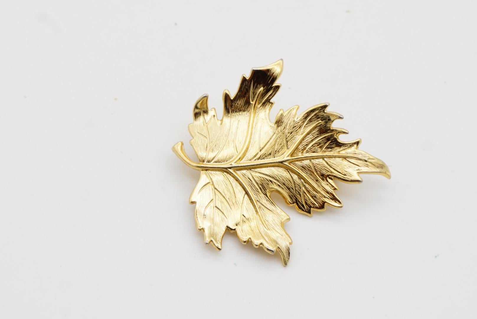 Christian Dior GROSSE 1965 Vintage Textured Wavy Swirl Maple Leaf Gold Brooch 1