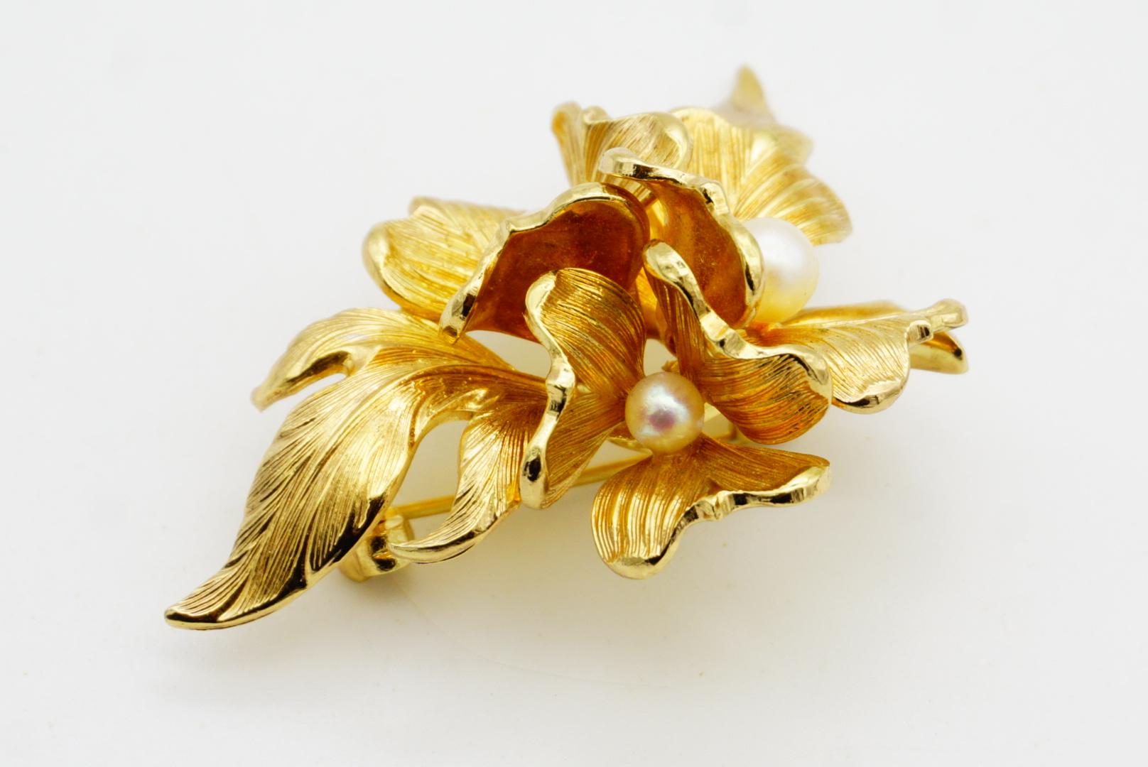 Christian Dior GROSSE 1965 White Pearls Trio Cluster Blossom Flower Leaf Brooch For Sale 7
