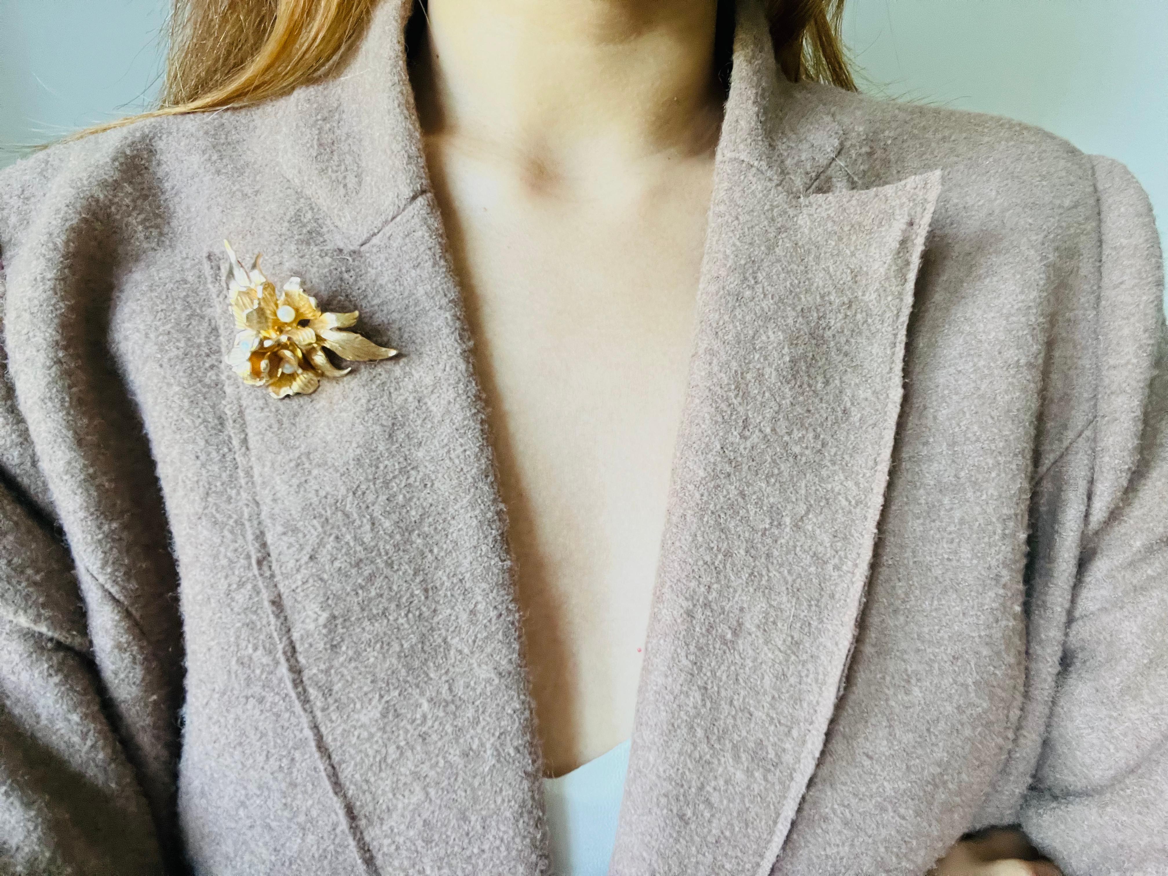 Christian Dior GROSSE 1965 White Pearls Trio Cluster Blossom Flower Leaf Brooch For Sale 1