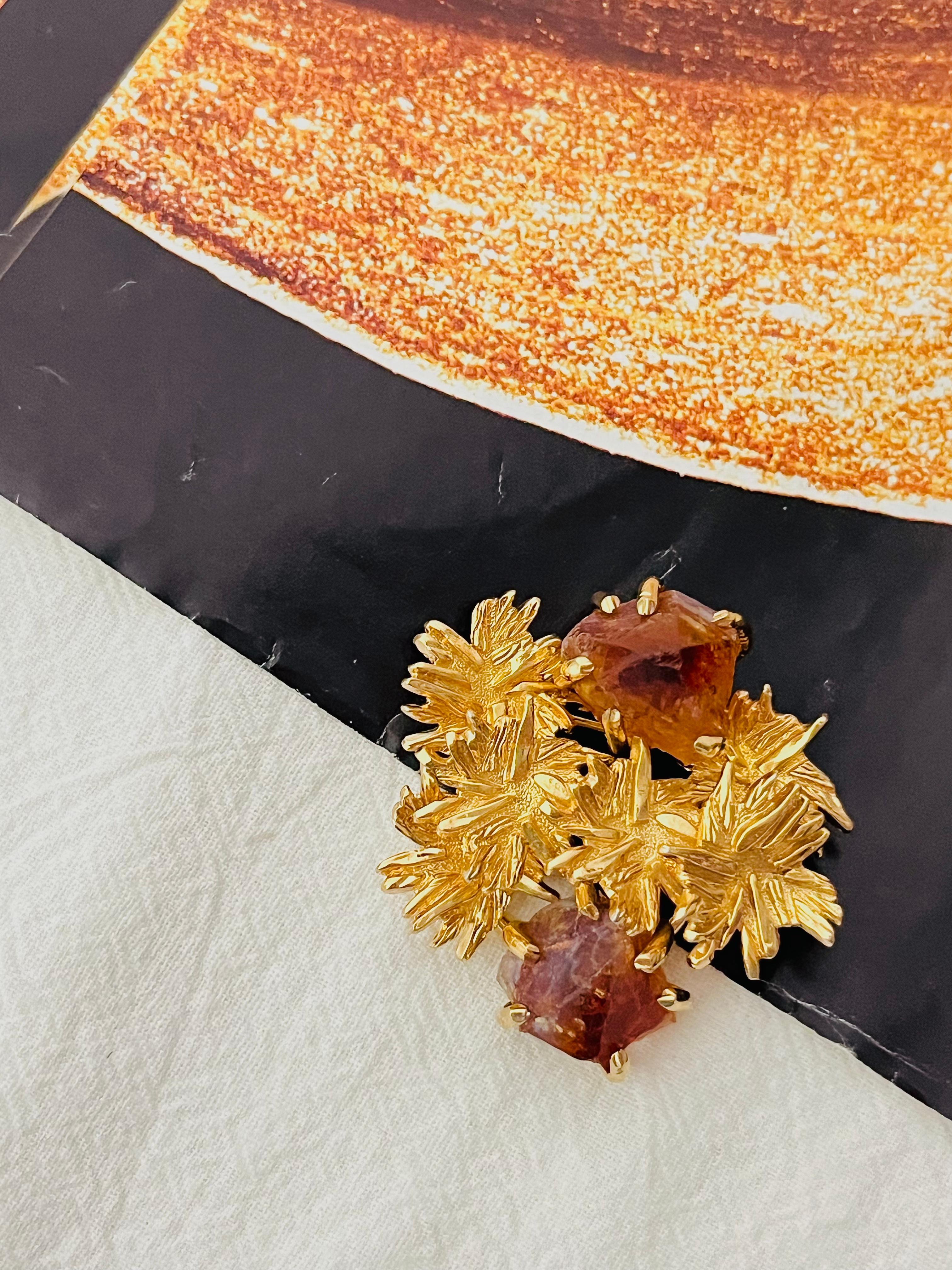 Women's or Men's Christian Dior GROSSE 1966 Vintage Citrine Yellow Crystals Flower Leaf Brooch For Sale