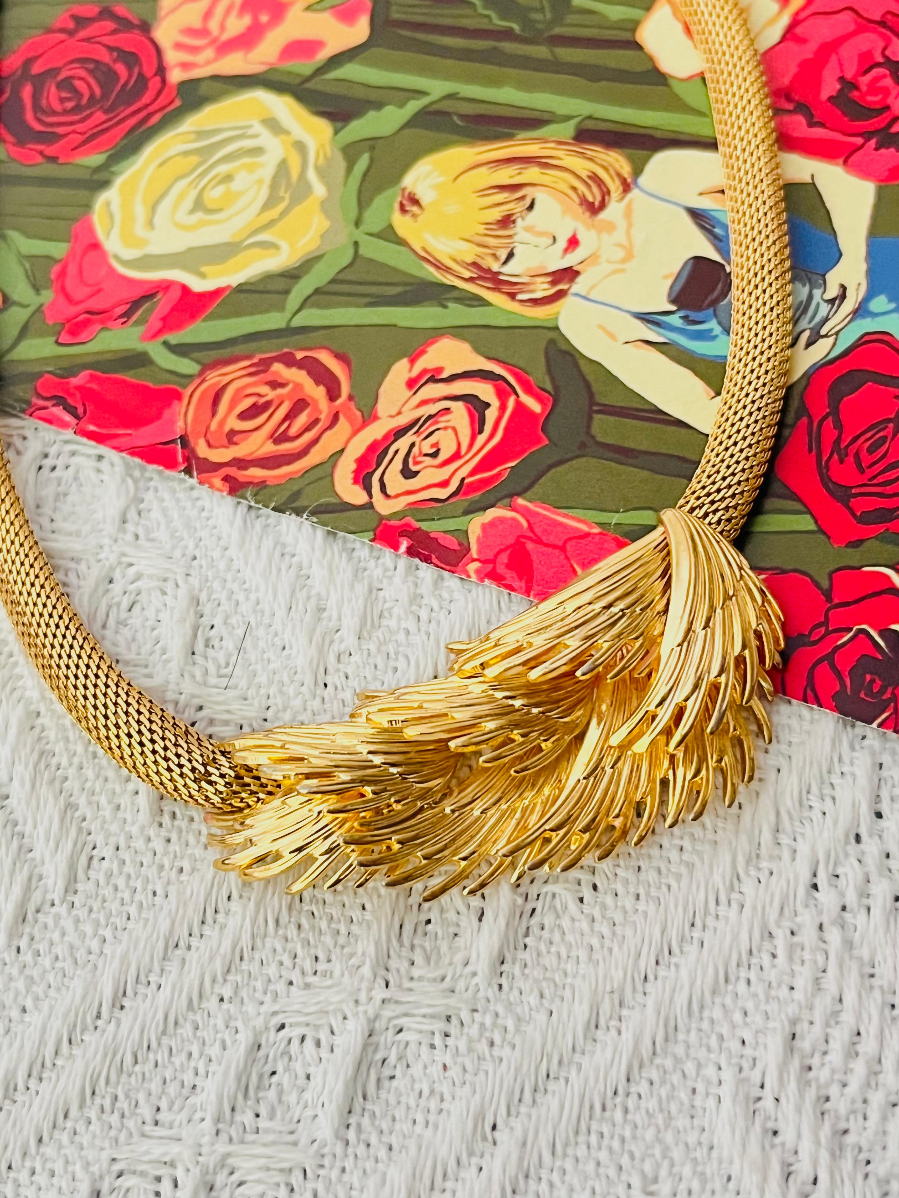 Women's or Men's Christian Dior GROSSE 1966 Vintage Flourish Feather Wing 3D Mesh Snake Necklace For Sale