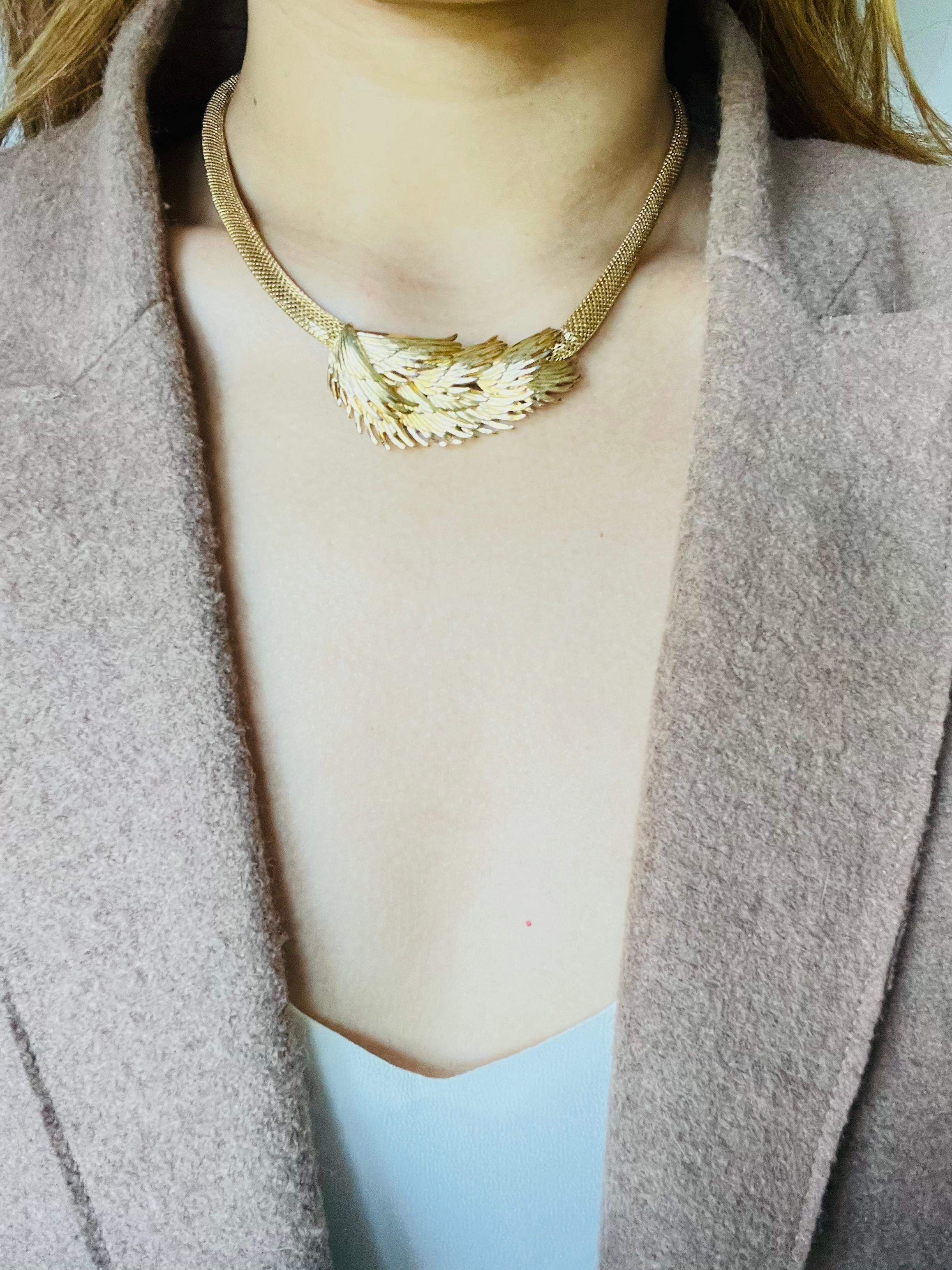 Christian Dior GROSSE 1966 Vintage Flourish Feather Wing 3D Mesh Snake Necklace For Sale 1