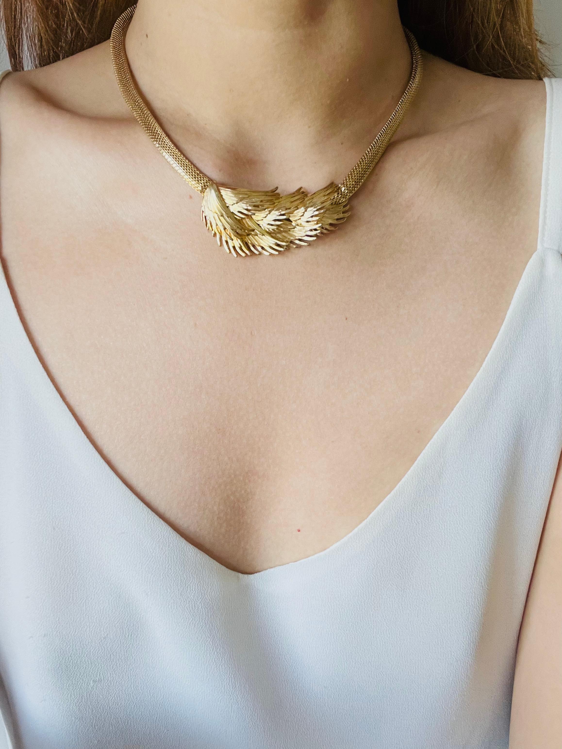 Christian Dior GROSSE 1966 Vintage Flourish Feather Wing 3D Mesh Snake Necklace For Sale 3