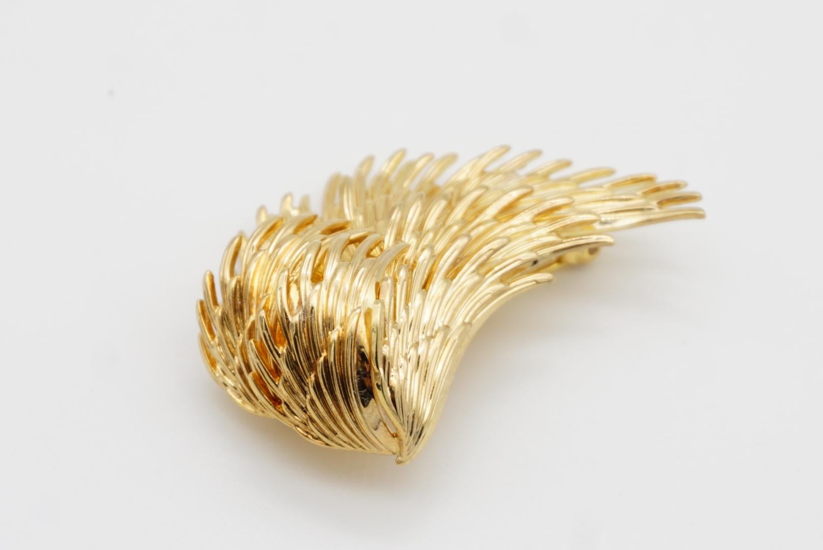 Christian Dior GROSSE 1966 Vintage Vivid Wing Feather Layers Modernist Brooch For Sale 6