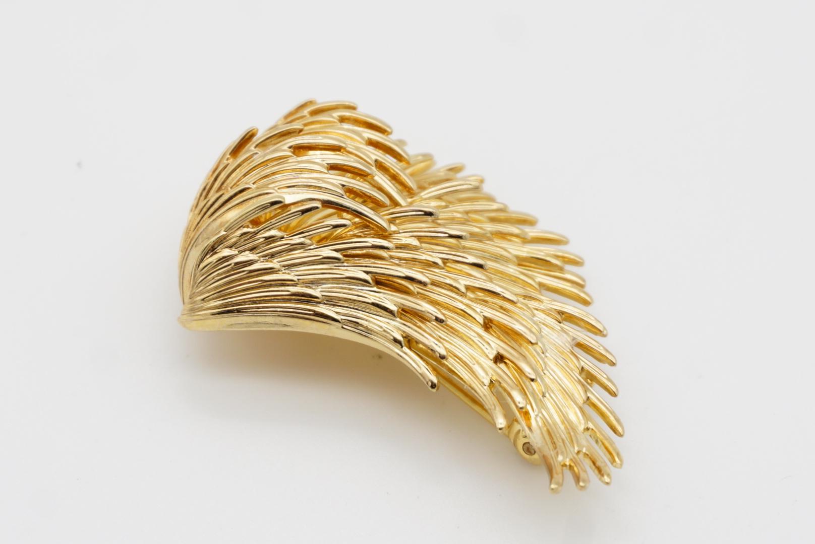 Christian Dior GROSSE 1966 Vintage Vivid Wing Feather Layers Modernist Brooch For Sale 7