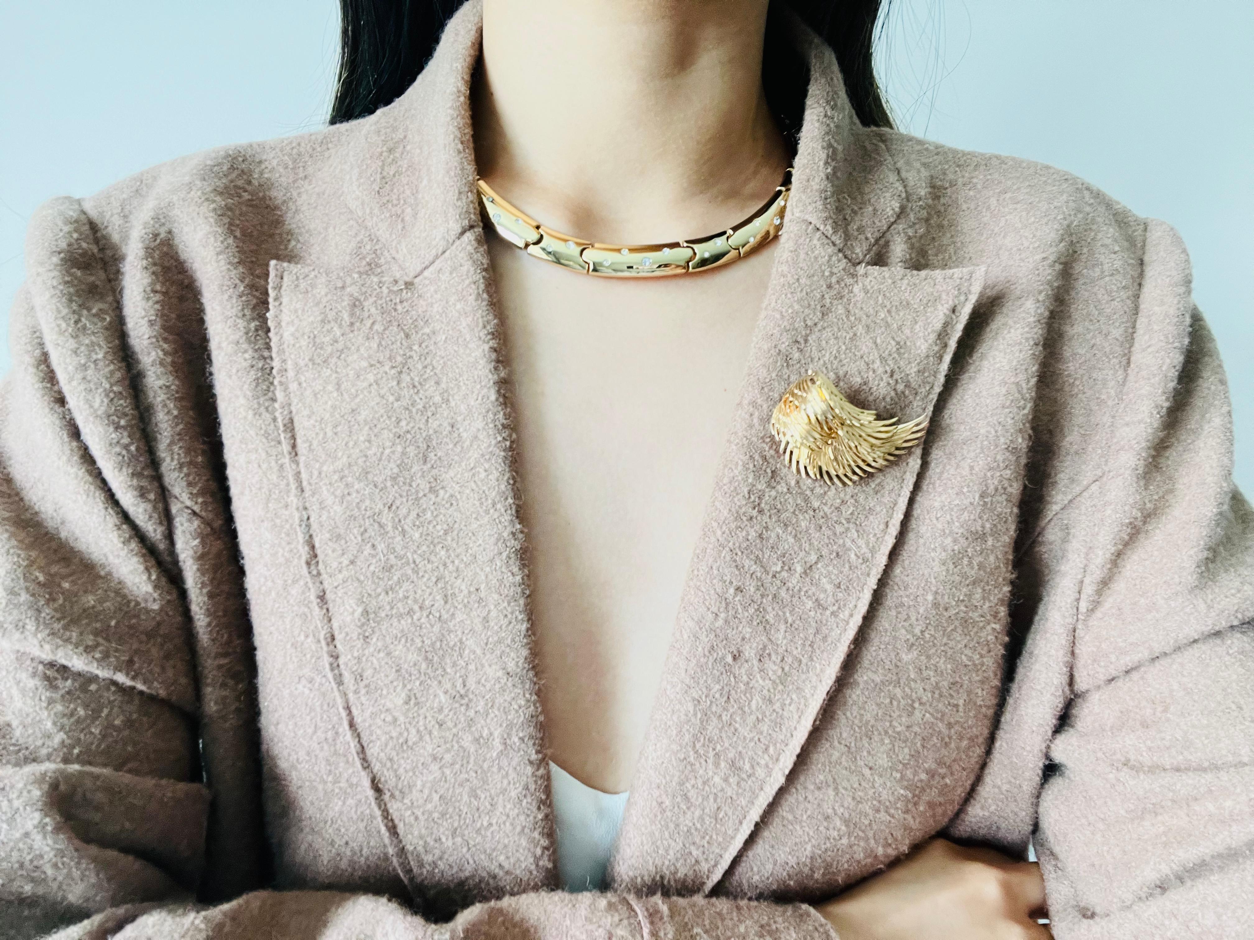 Christian Dior GROSSE 1966 Vintage Vivid Wing Feather Layers Modernist Brooch For Sale 2