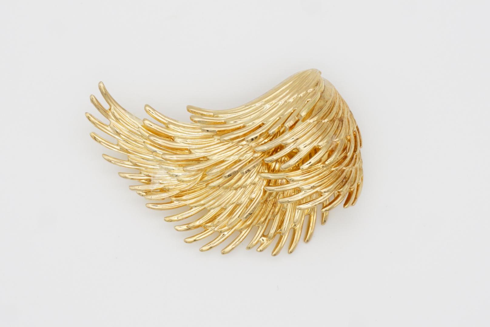 Christian Dior GROSSE 1966 Vintage Vivid Wing Feather Layers Modernist Brooch For Sale 4