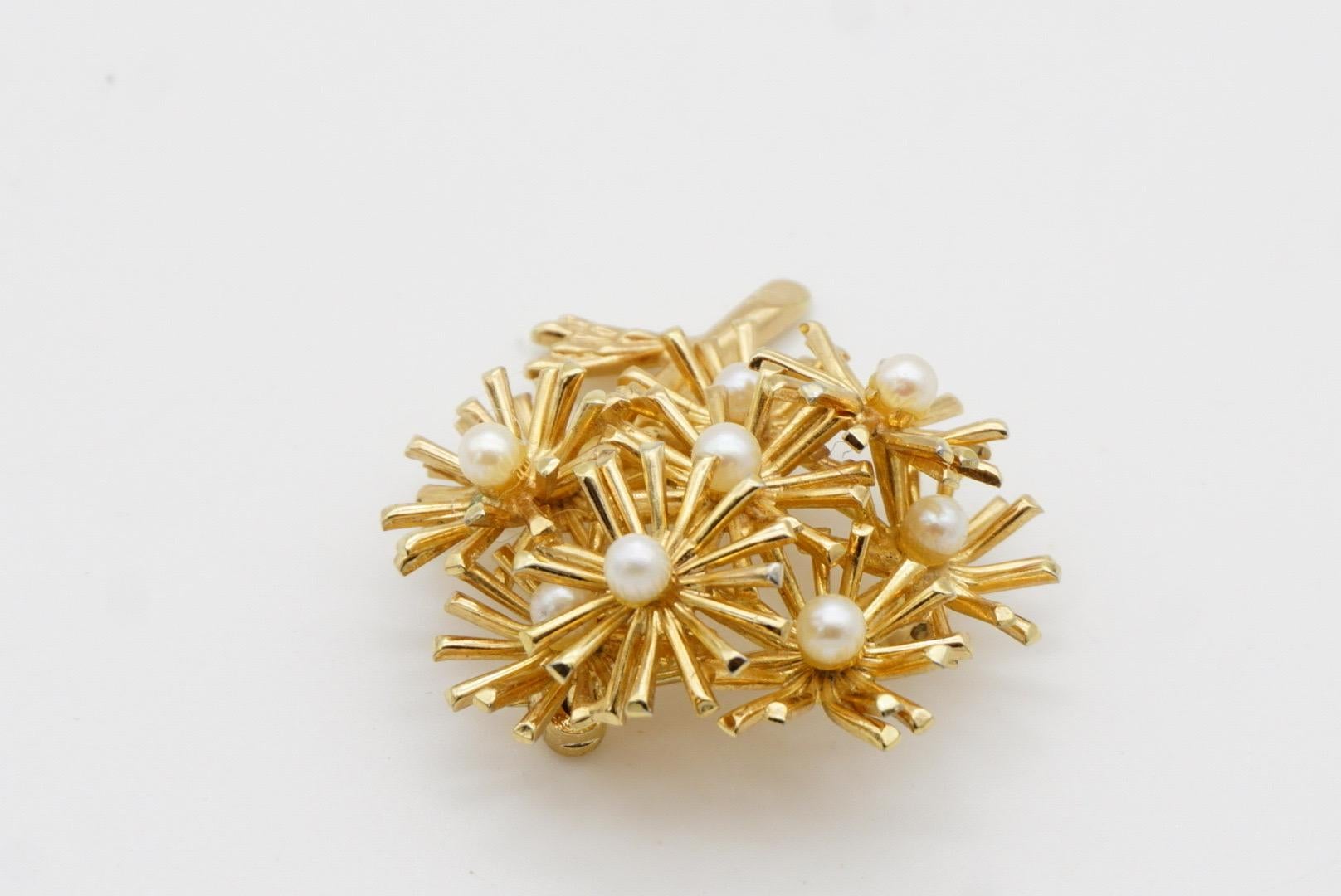 Christian Dior GROSSE 1966 Vintage White Pearls Cluster Flower Dandelion Brooch For Sale 5