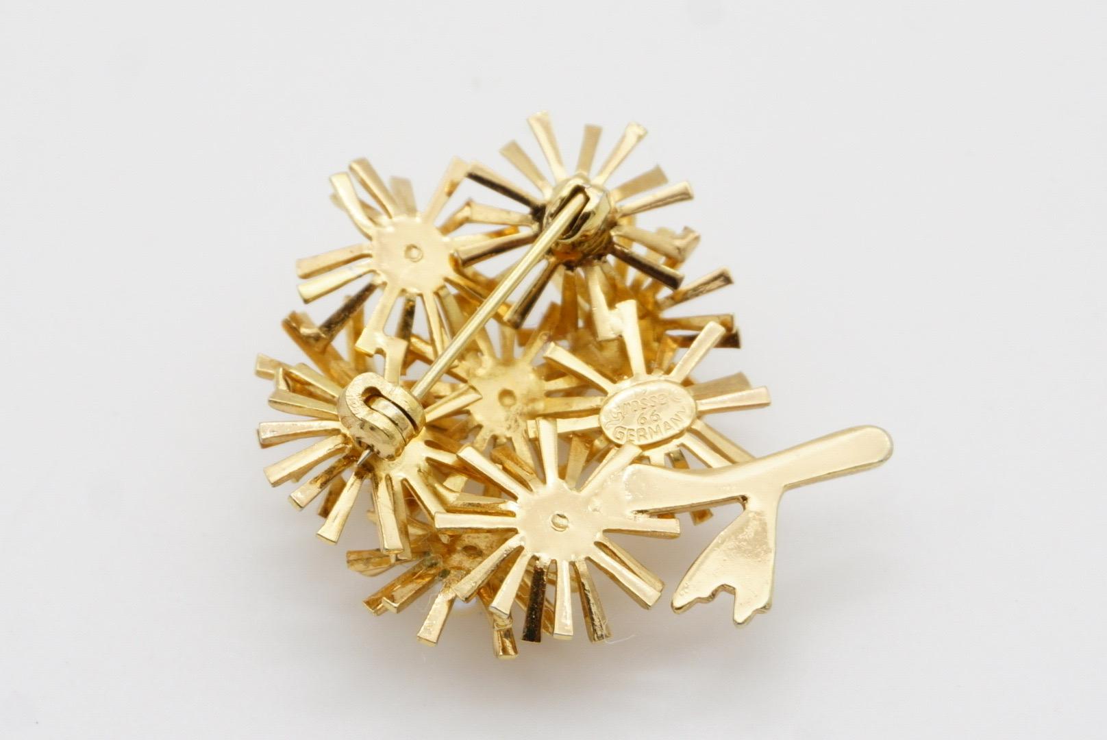Christian Dior GROSSE 1966 Vintage White Pearls Cluster Flower Dandelion Brooch For Sale 7