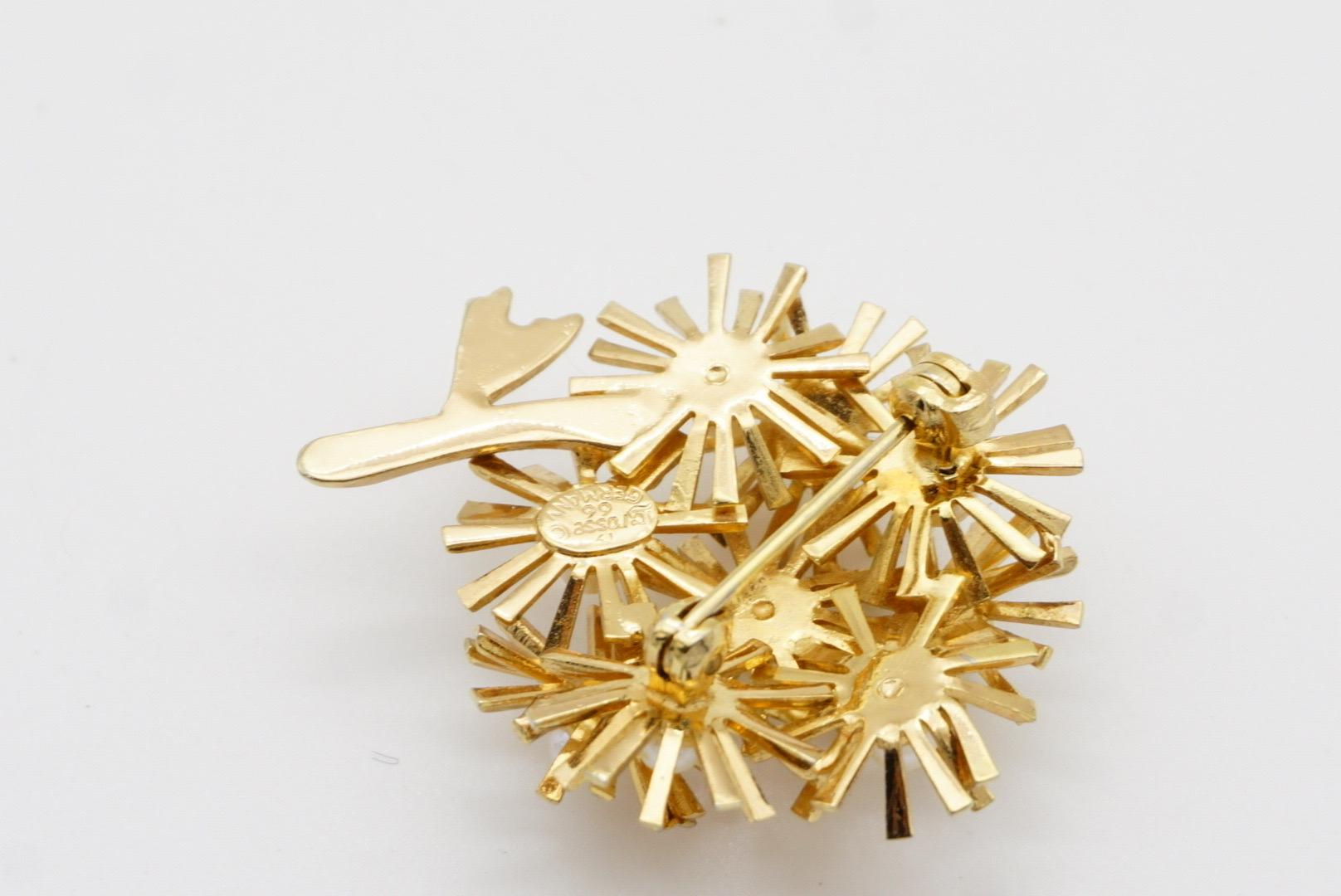 Christian Dior GROSSE 1966 Vintage White Pearls Cluster Flower Dandelion Brooch For Sale 8