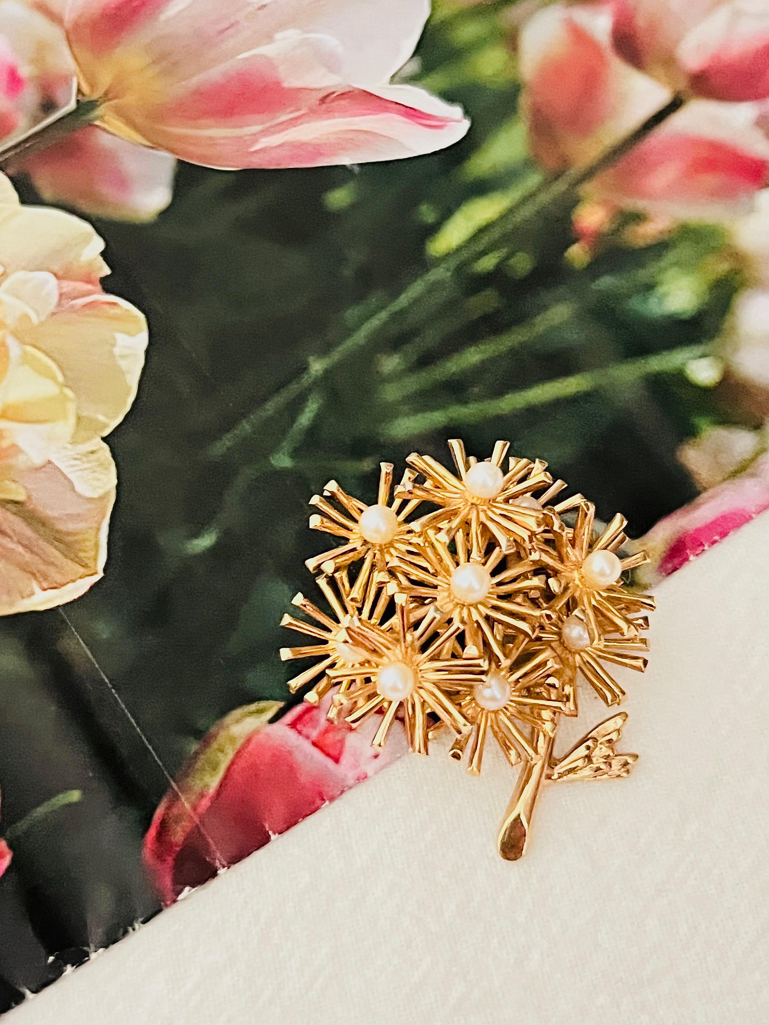Women's or Men's Christian Dior GROSSE 1966 Vintage White Pearls Cluster Flower Dandelion Brooch For Sale