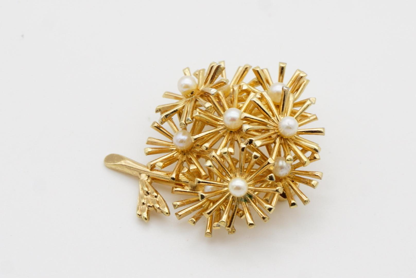 Christian Dior GROSSE 1966 Vintage White Pearls Cluster Flower Dandelion Brooch For Sale 4