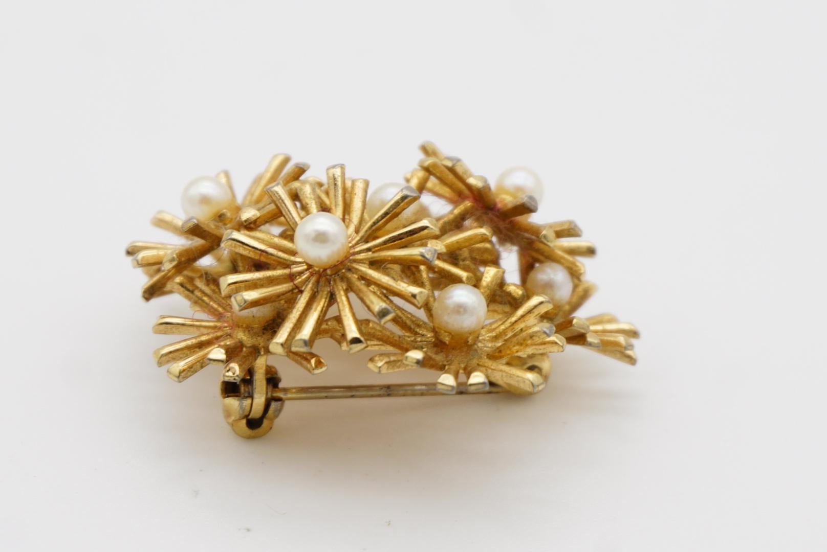 Christian Dior Grosse 1966 Vintage perles White Radiant Sun Burst Flower Broche en vente 7