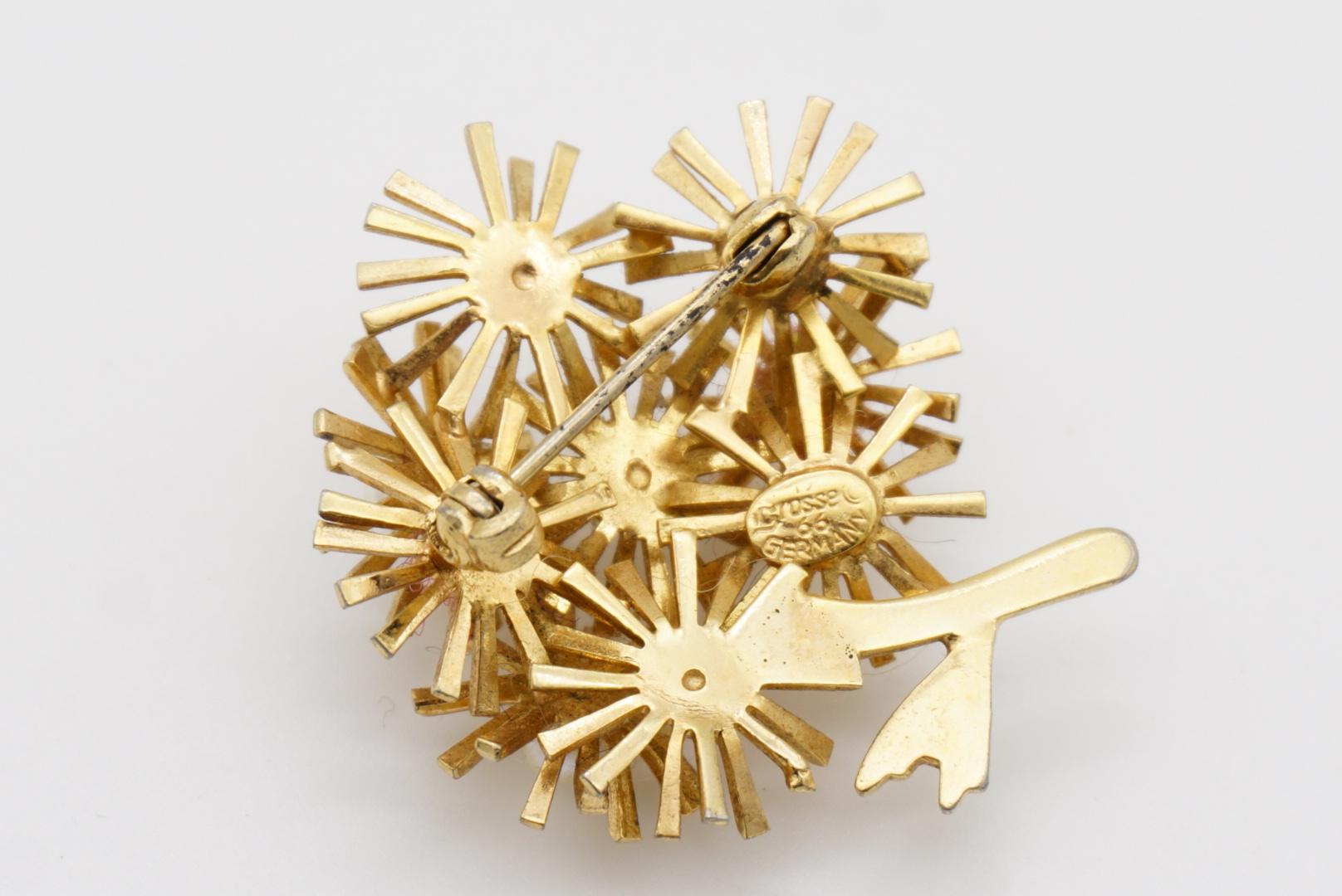 Christian Dior Grosse 1966 Vintage perles White Radiant Sun Burst Flower Broche en vente 8