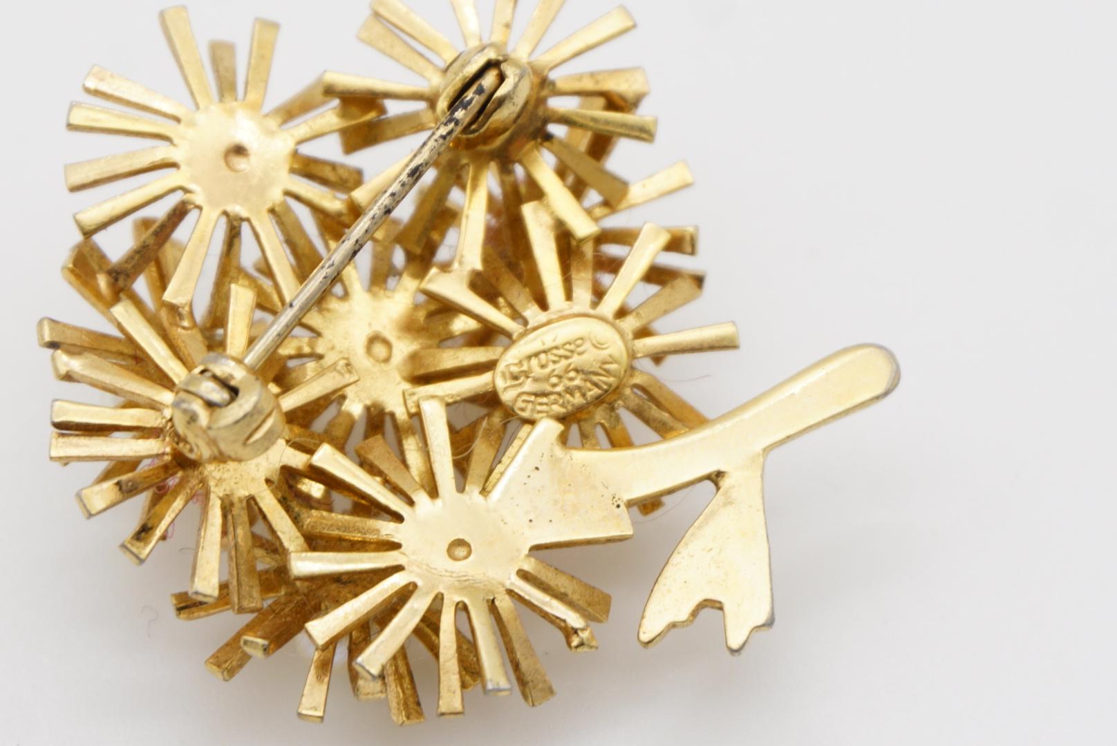 Christian Dior Grosse 1966 Vintage perles White Radiant Sun Burst Flower Broche en vente 9