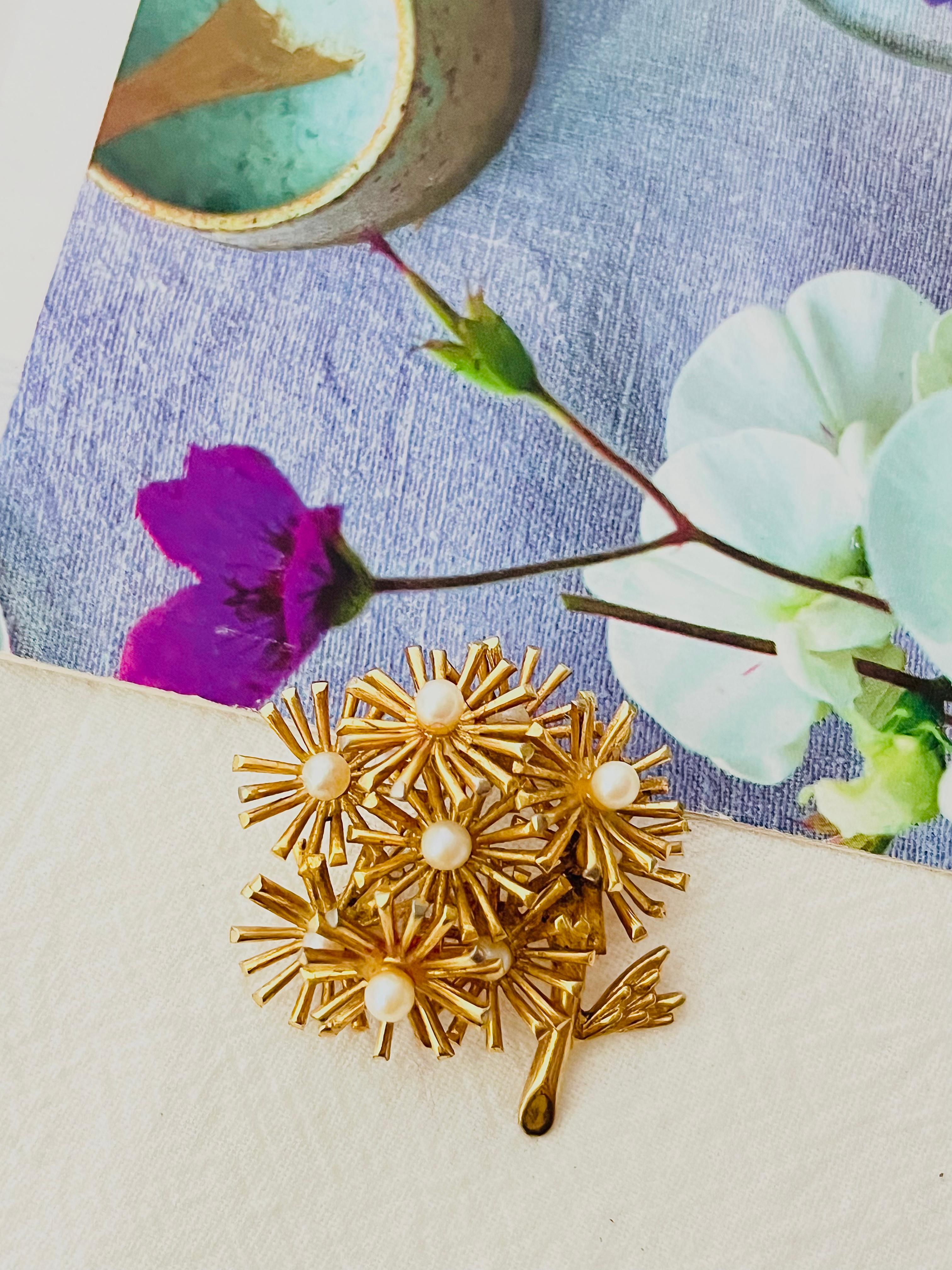 Christian Dior Grosse 1966 Vintage perles White Radiant Sun Burst Flower Broche Unisexe en vente