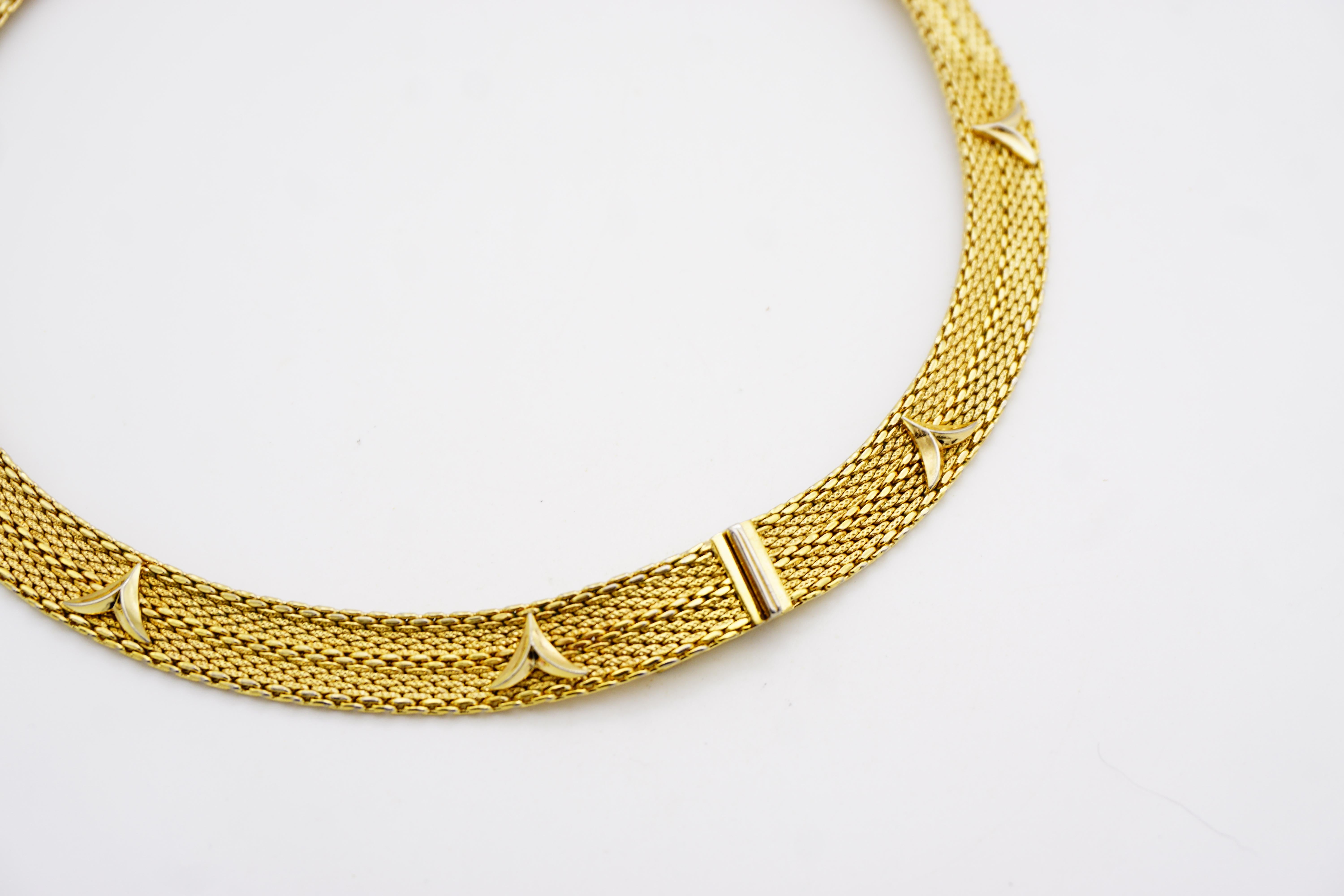 Christian Dior GROSSE 1966 Collana d'oro con borchie a triangolo intrecciate d'epoca in vendita 5