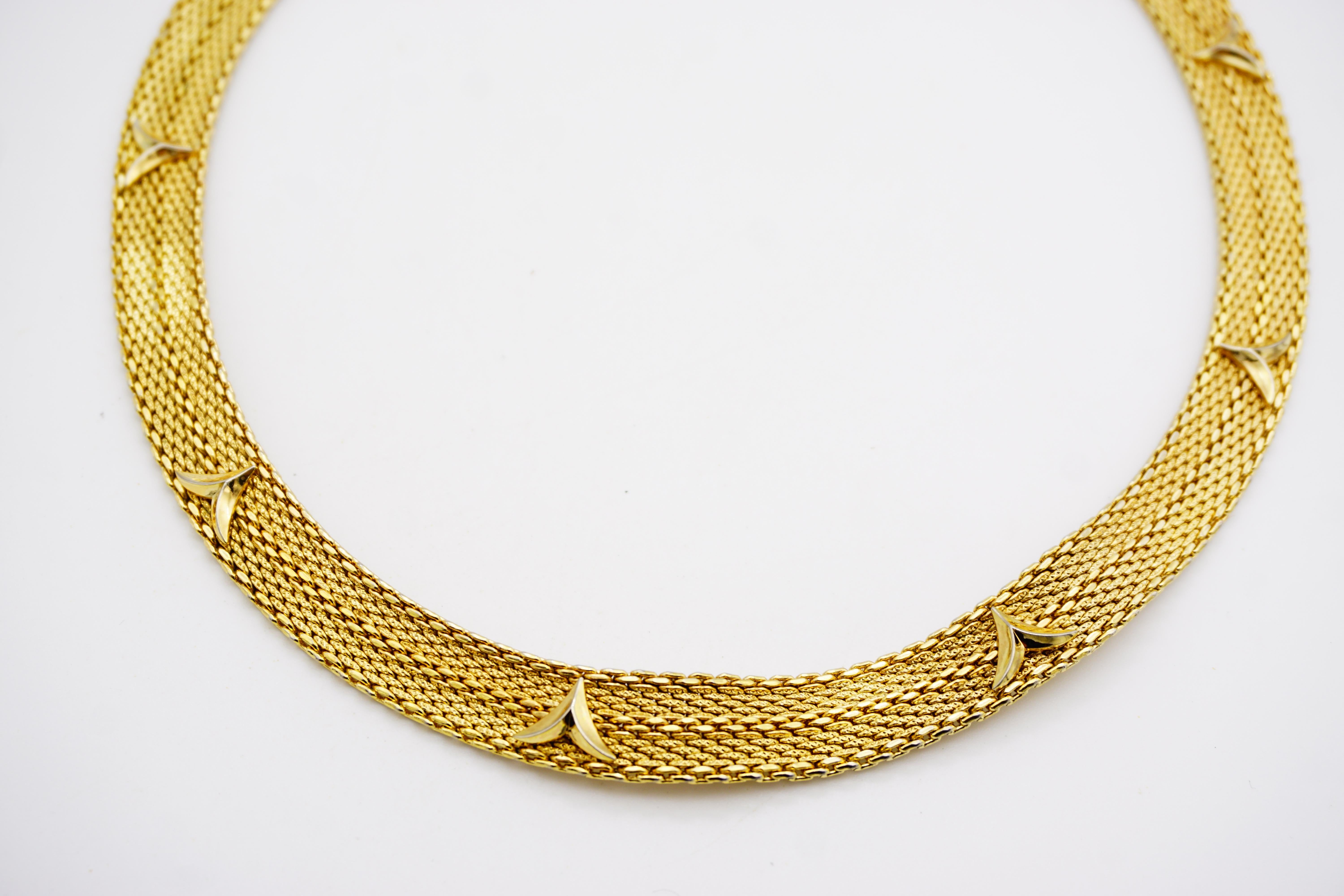 Christian Dior GROSSE 1966 Collana d'oro con borchie a triangolo intrecciate d'epoca in vendita 7