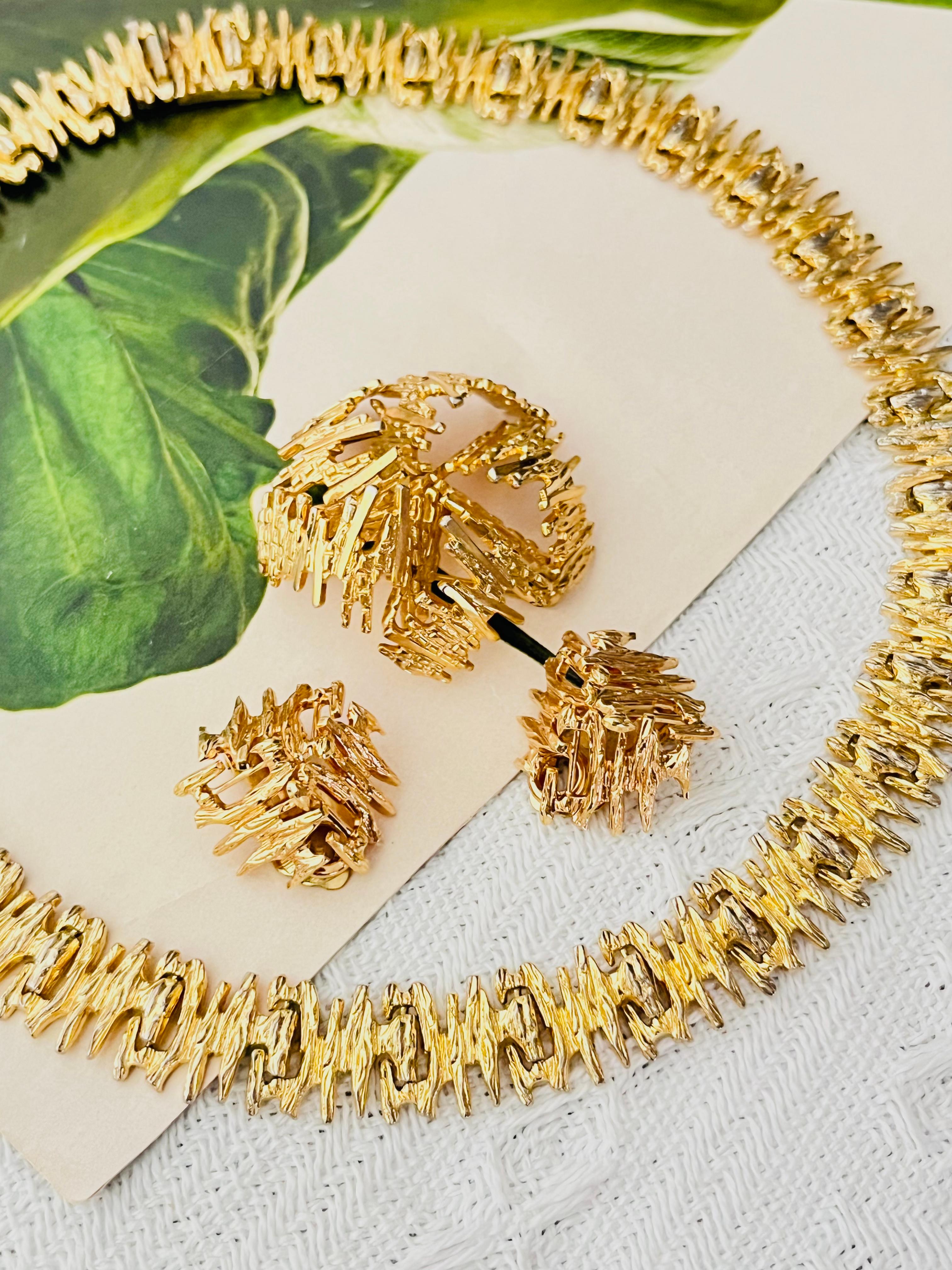 Christian Dior GROSSE 1966 Drahtgeflecht Dreieck Fünfeck durchbrochene Kuppel 3 Gold Set (Art déco) im Angebot