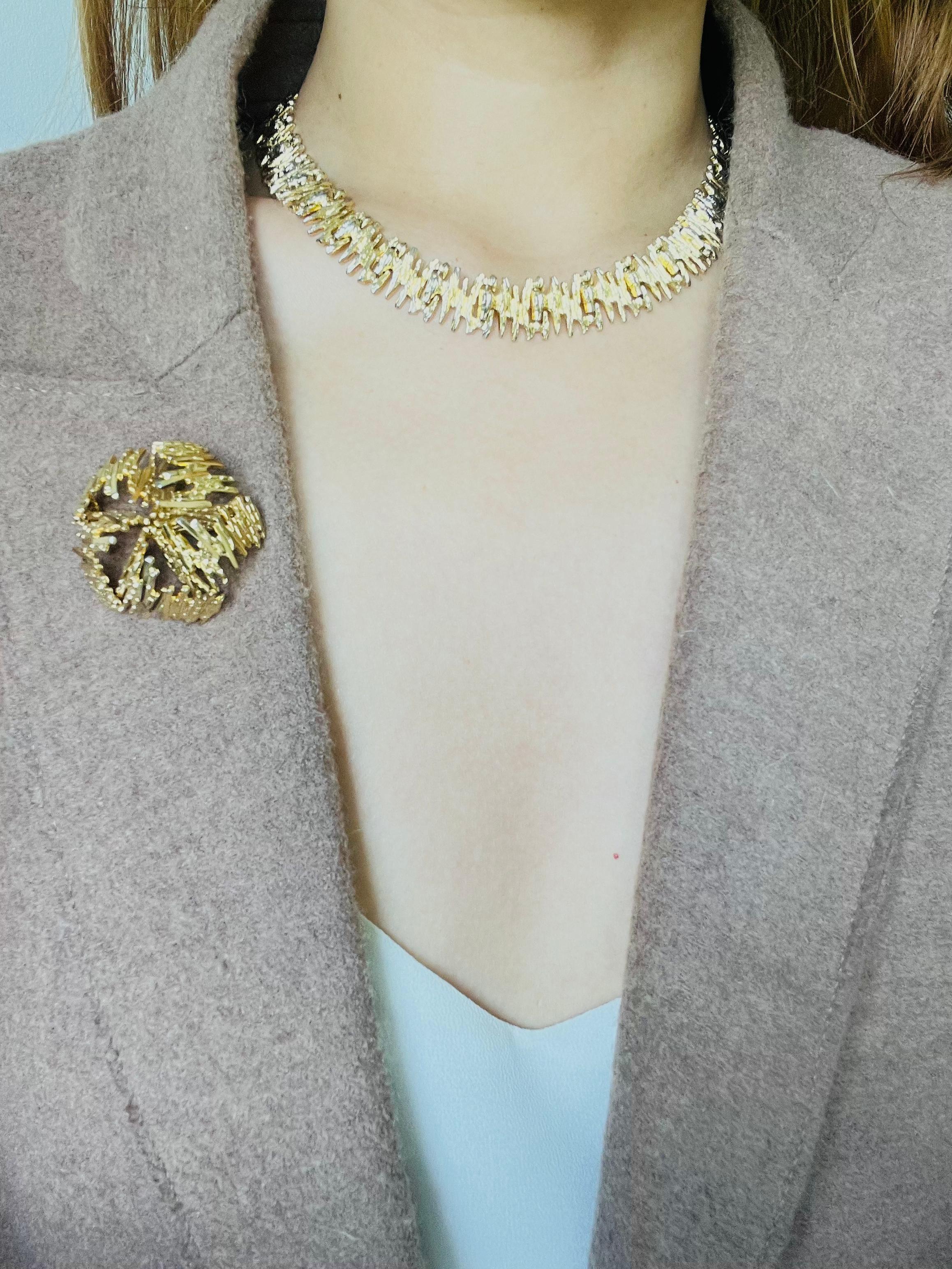 Christian Dior GROSSE 1966 Drahtgeflecht Dreieck Fünfeck durchbrochene Kuppel 3 Gold Set im Angebot 2