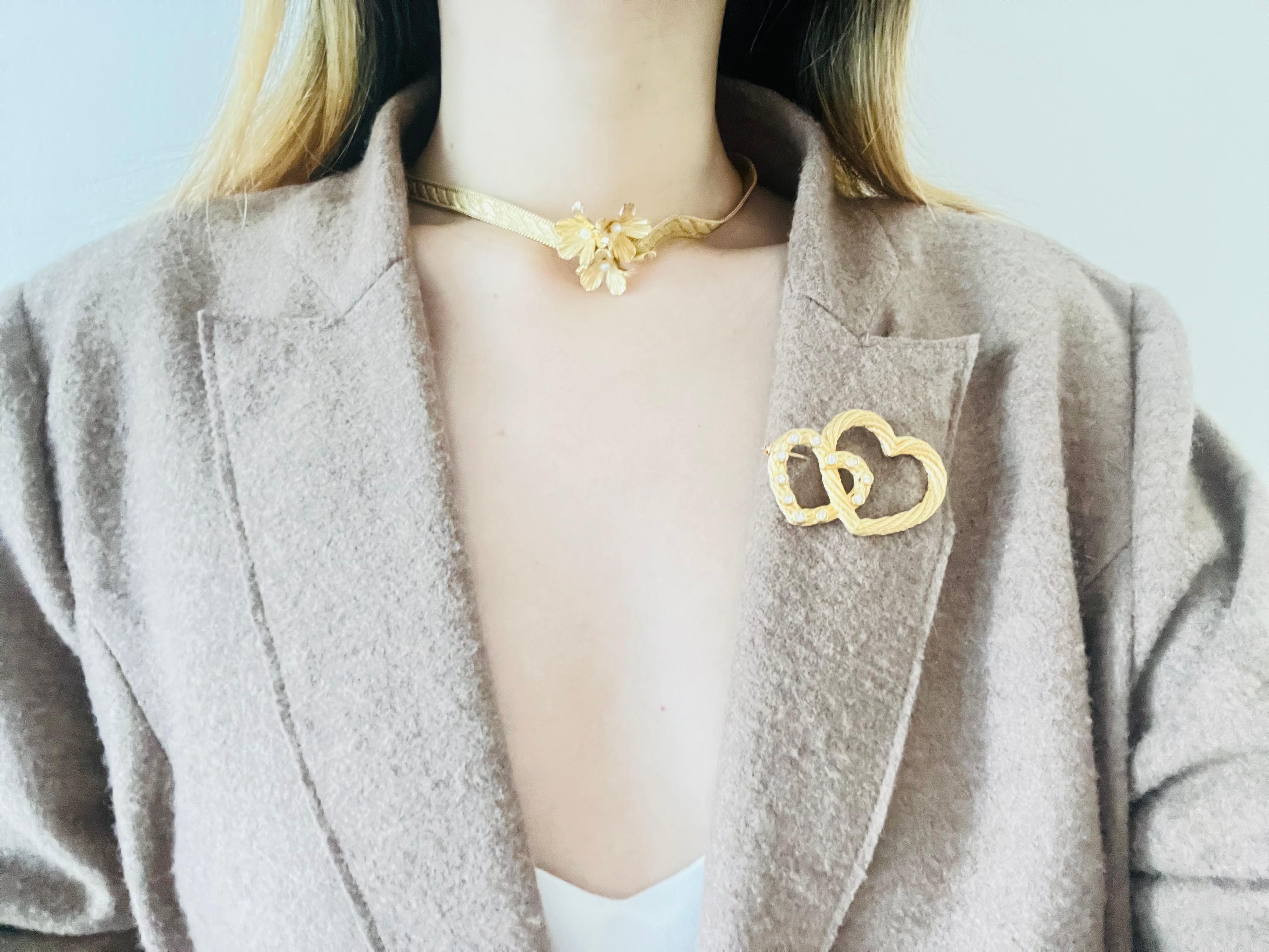 Christian Dior GROSSE 1967 - Collier ras du cou en maille et perles blanches Trio Cluster Flower 1
