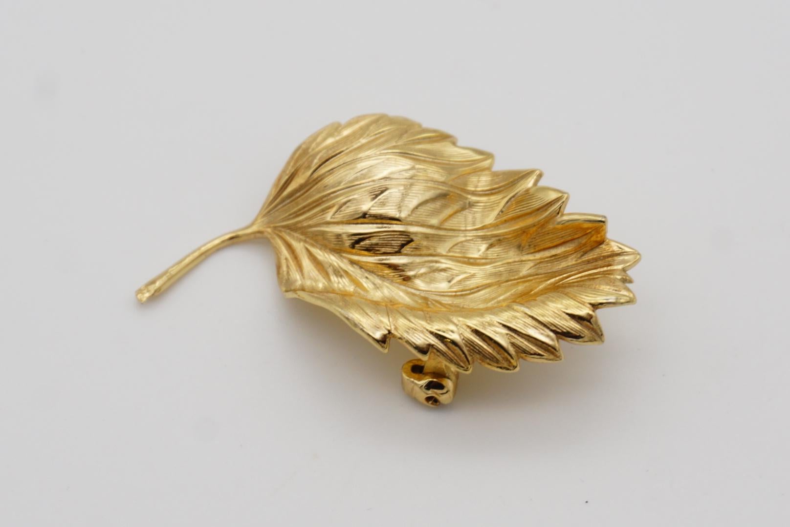 Christian Dior GROSSE 1967 Vintage Autumn Wave Wind Fallen Leaf Gold Brooch For Sale 1