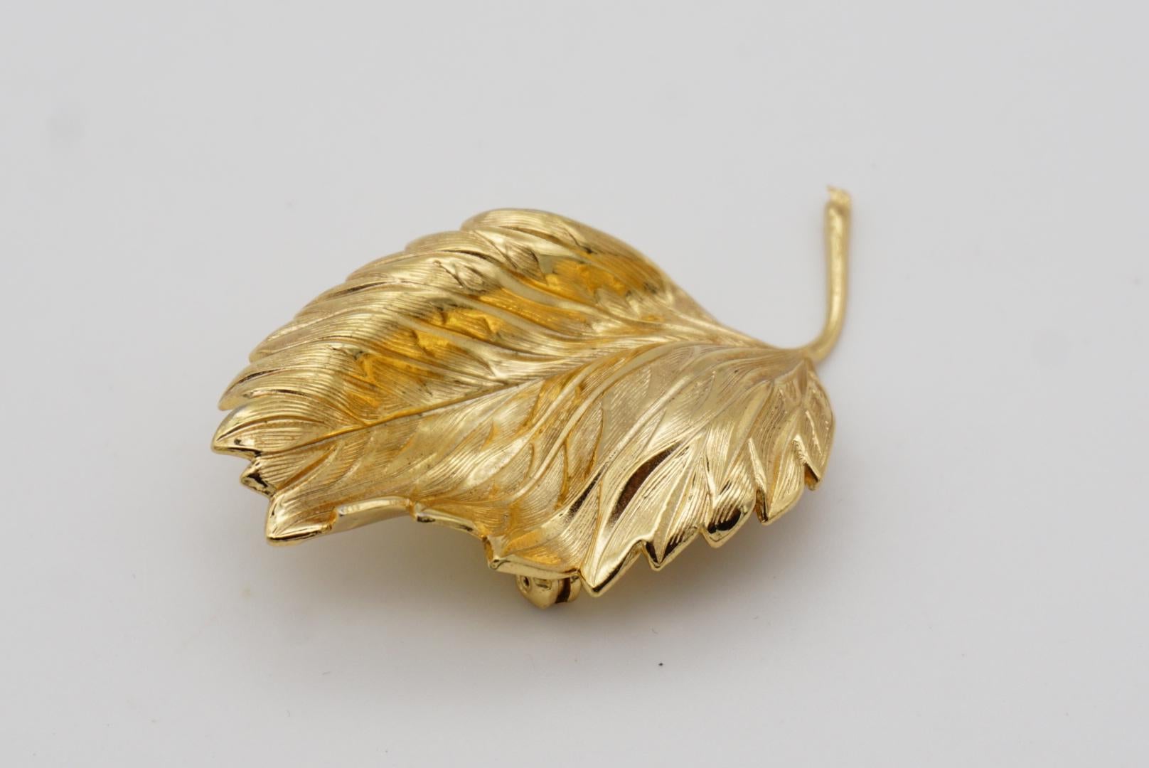 Christian Dior GROSSE 1967 Vintage Autumn Wave Wind Fallen Leaf Gold Brooch For Sale 2