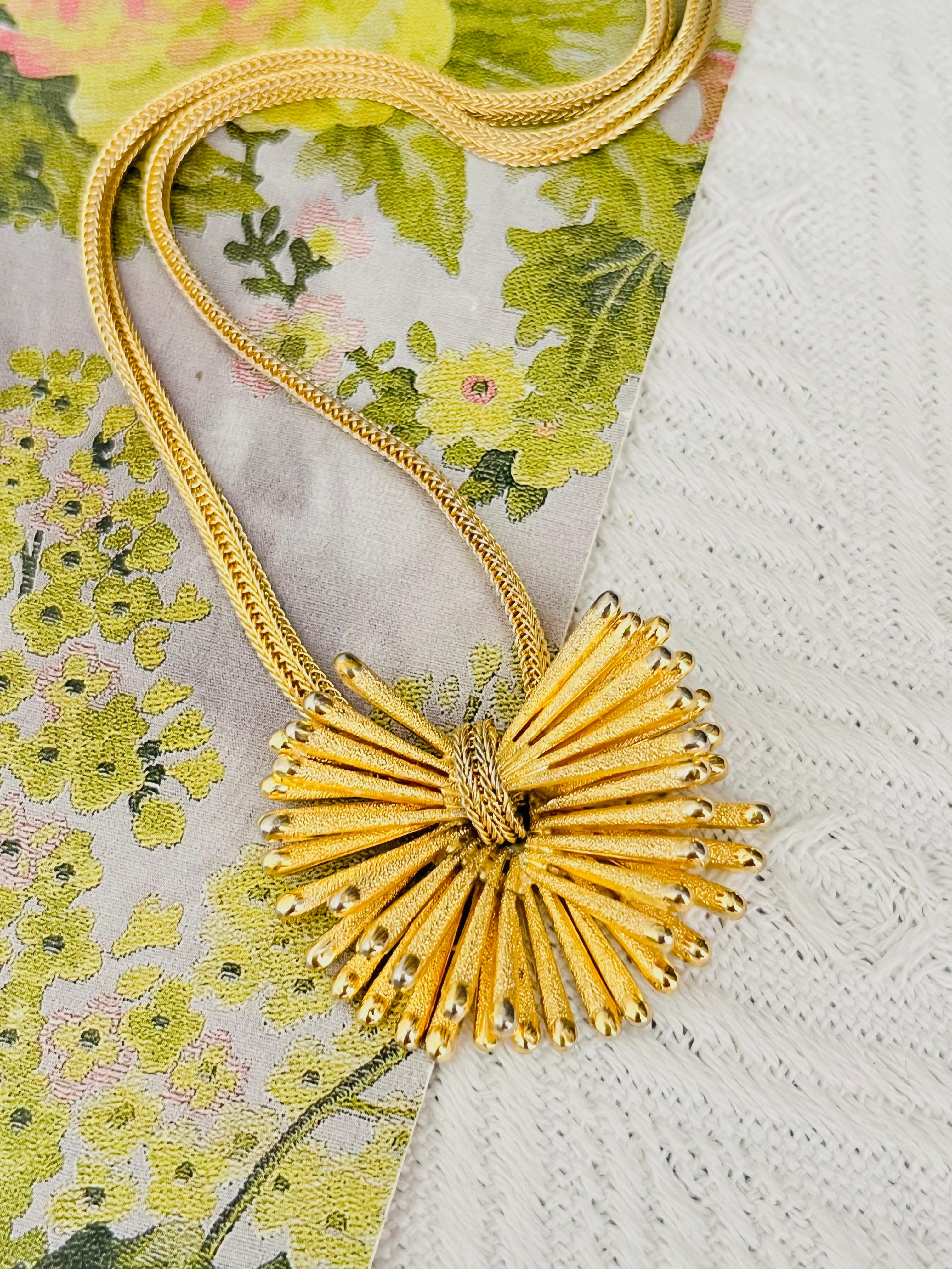Art Deco Christian Dior GROSSE 1967 Vintage Double Bow Sunburst Pendant Woven Necklace For Sale
